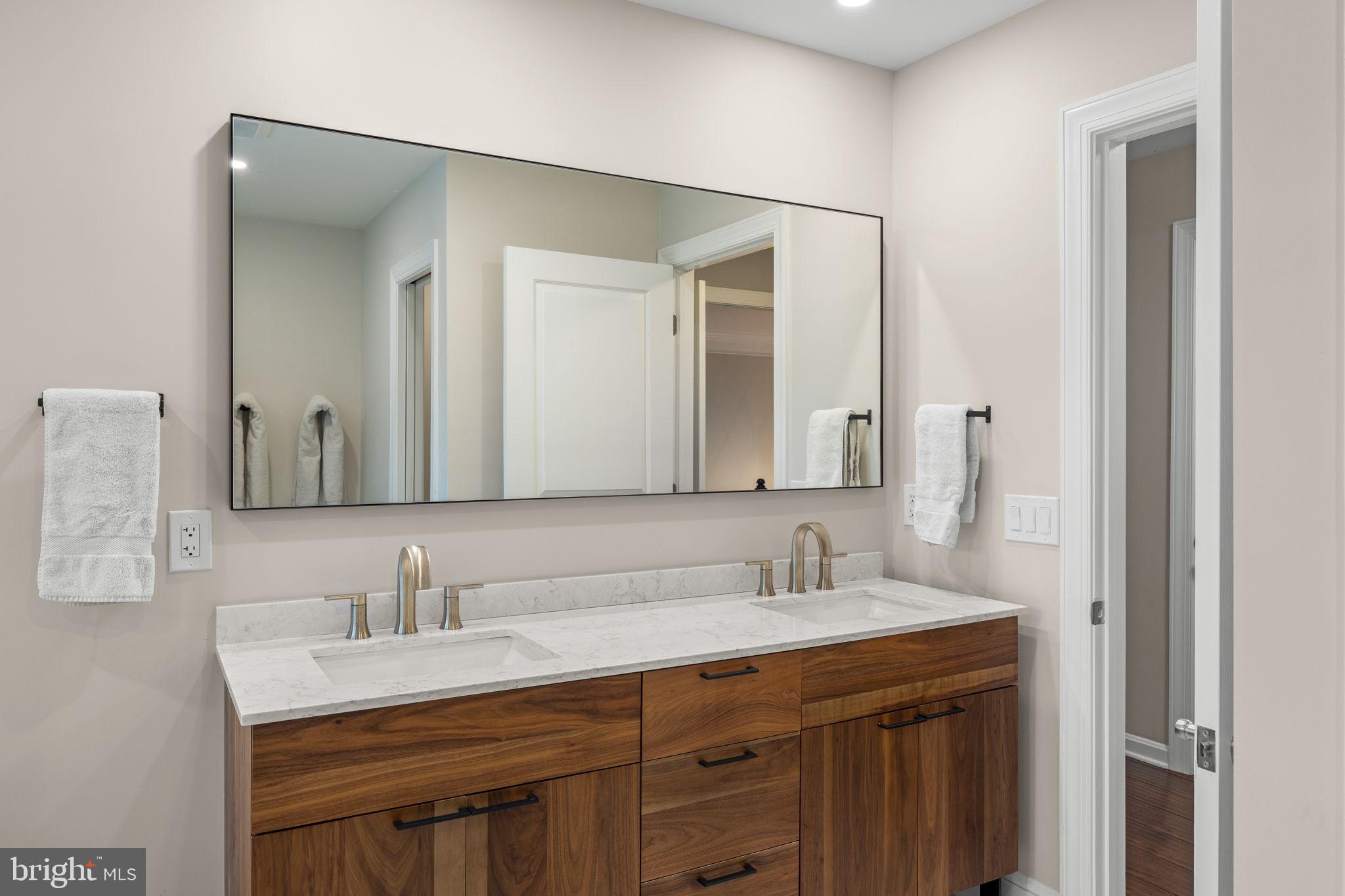 LAKESIDE AT WASHX - Residential