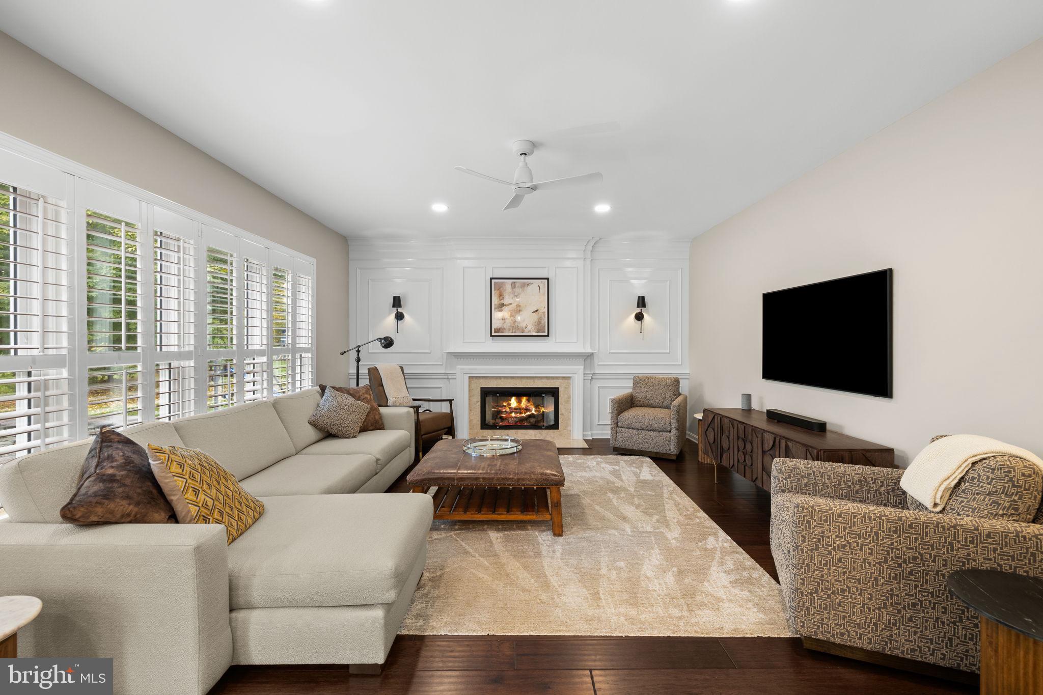 LAKESIDE AT WASHX - Residential