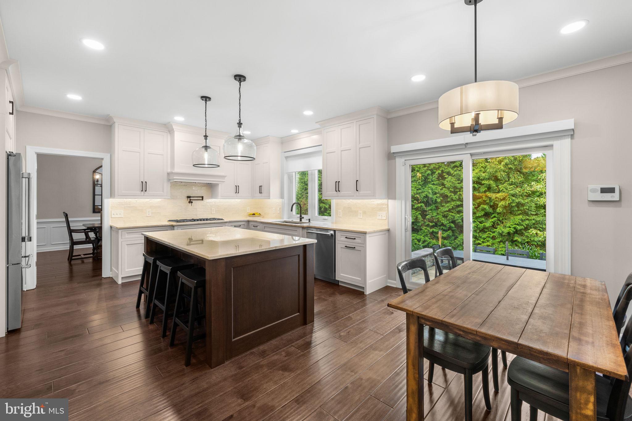 LAKESIDE AT WASHX - Residential