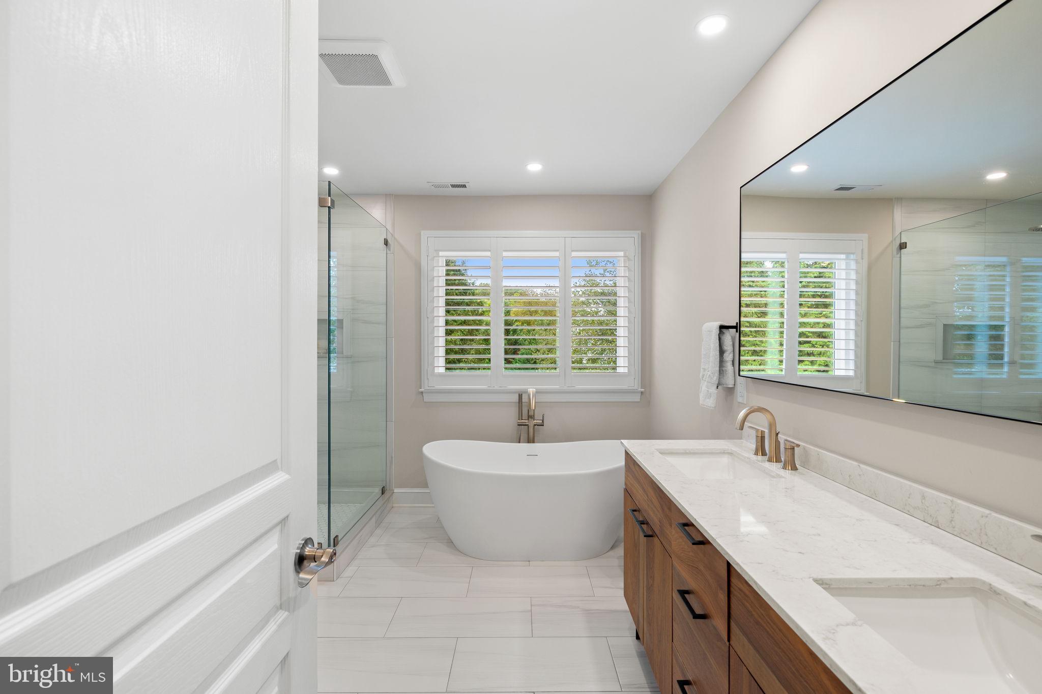 LAKESIDE AT WASHX - Residential