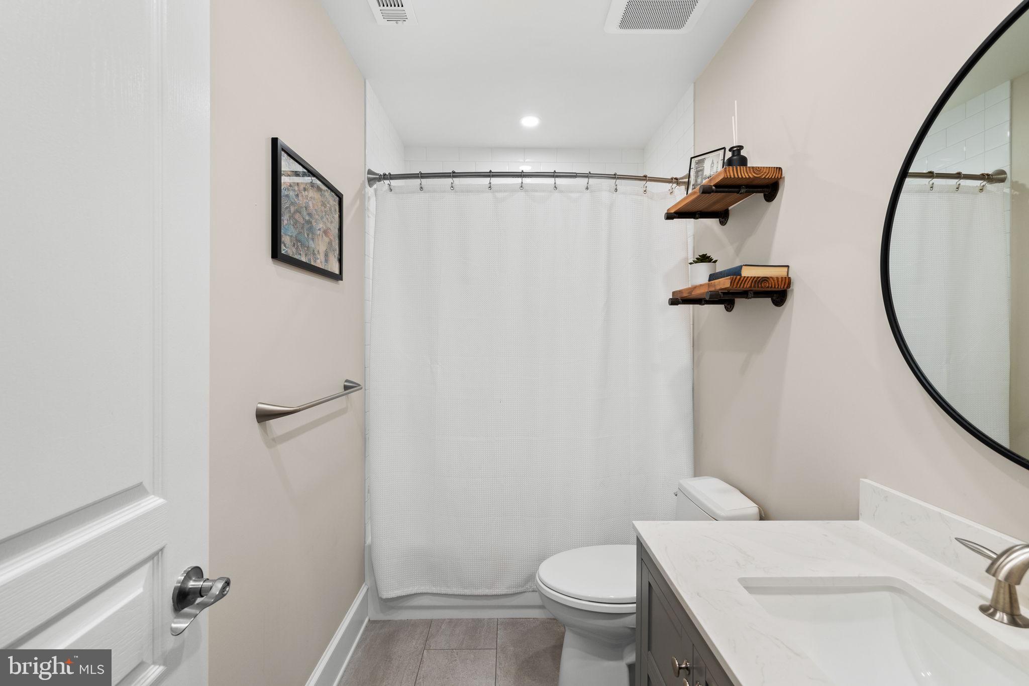 LAKESIDE AT WASHX - Residential