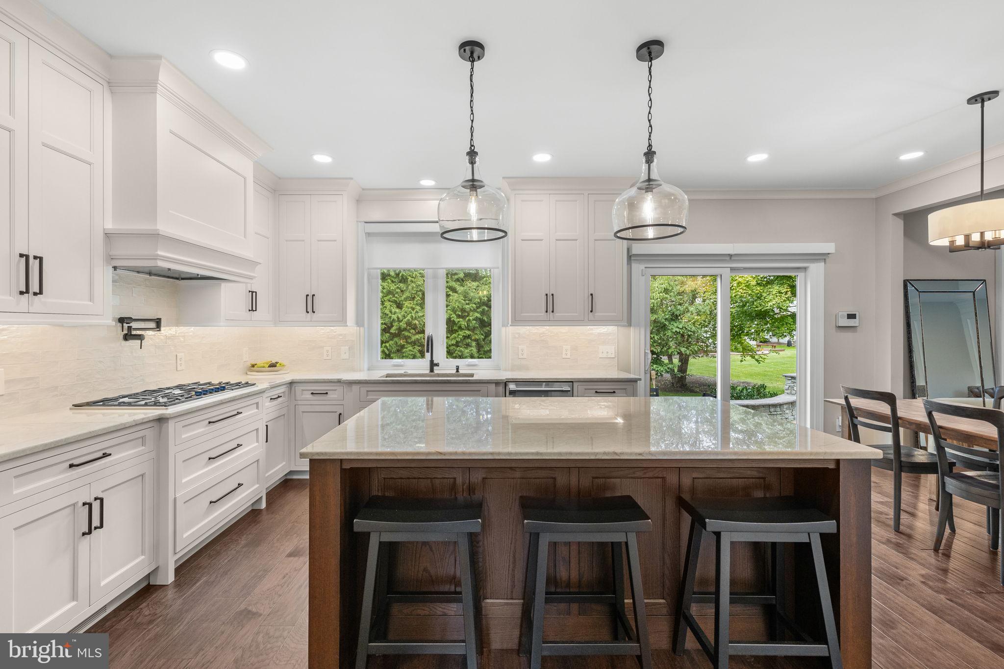 LAKESIDE AT WASHX - Residential