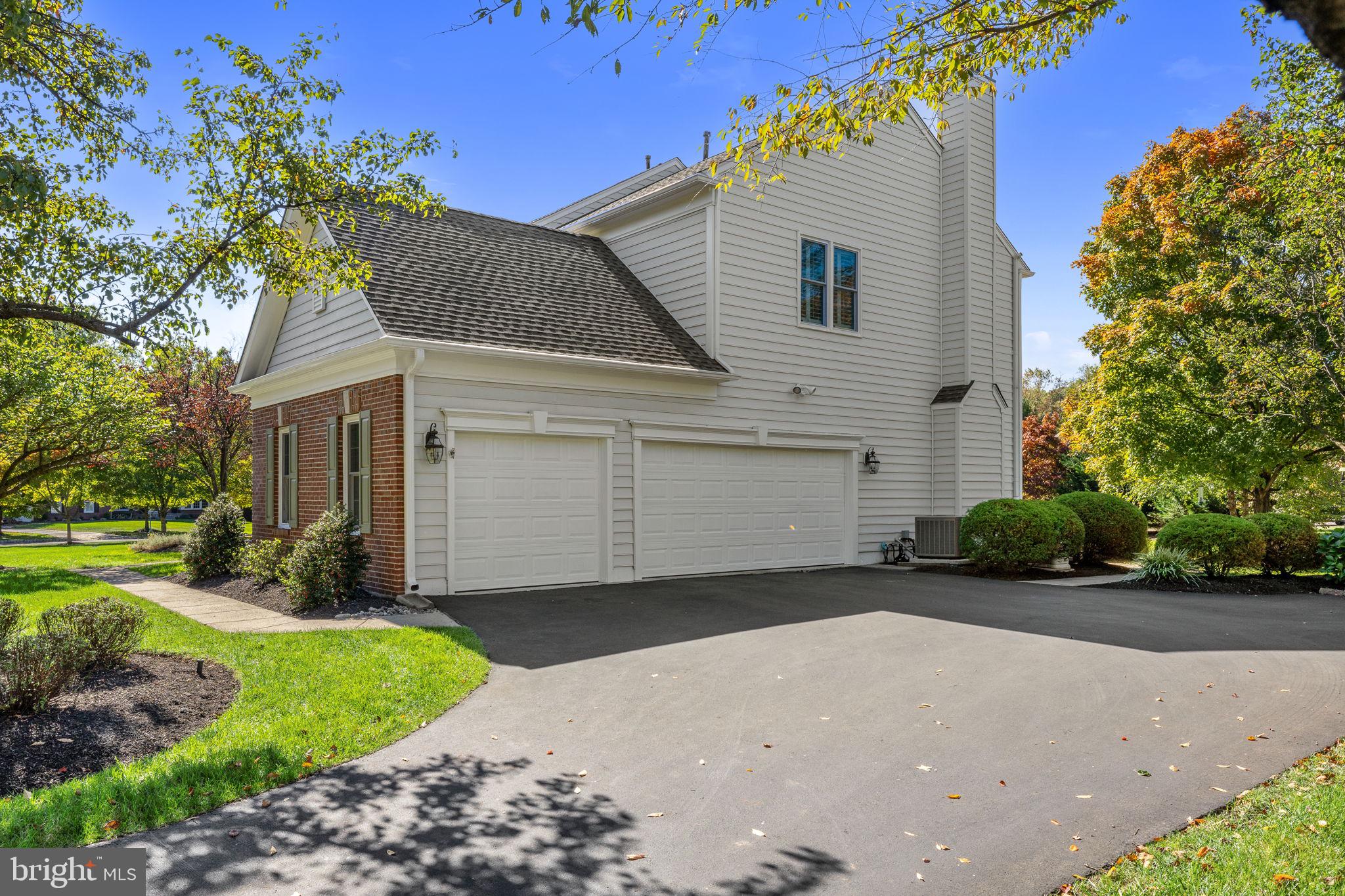 LAKESIDE AT WASHX - Residential