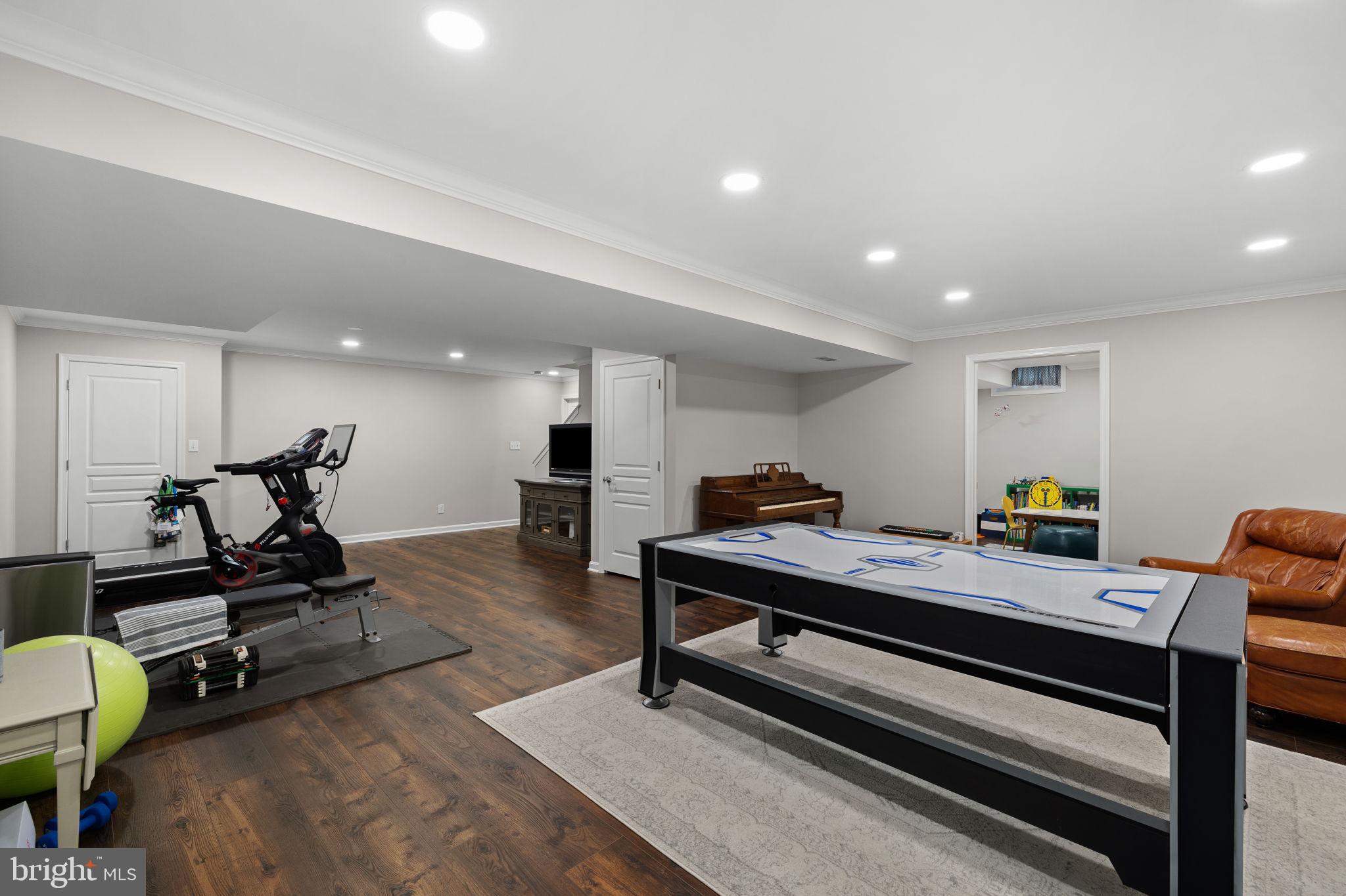 LAKESIDE AT WASHX - Residential