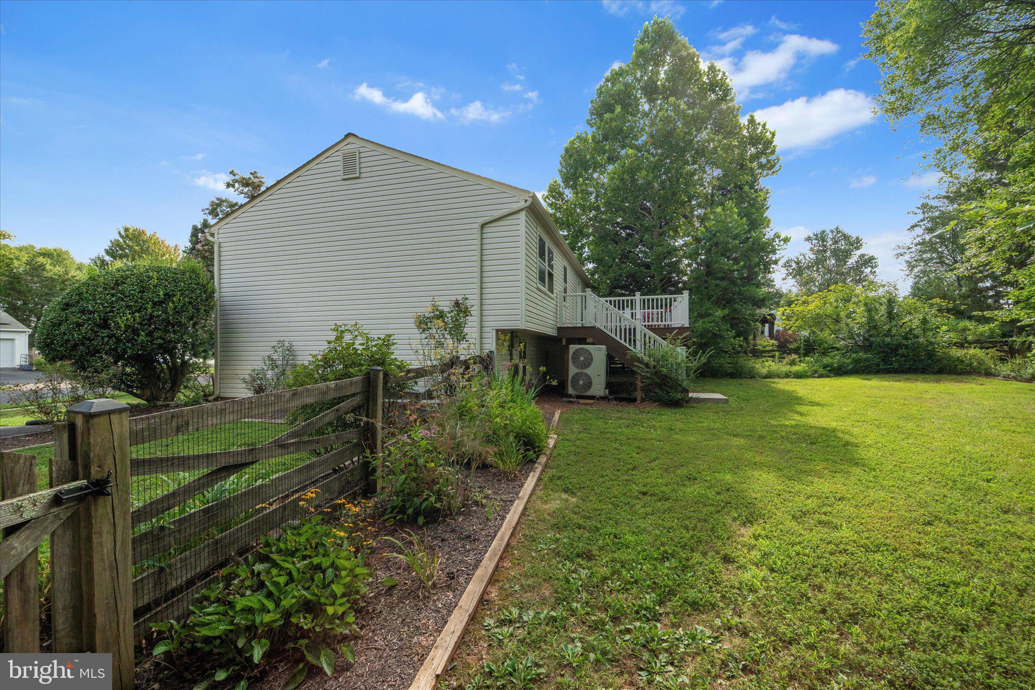 FOX MILL ESTATES - Residential