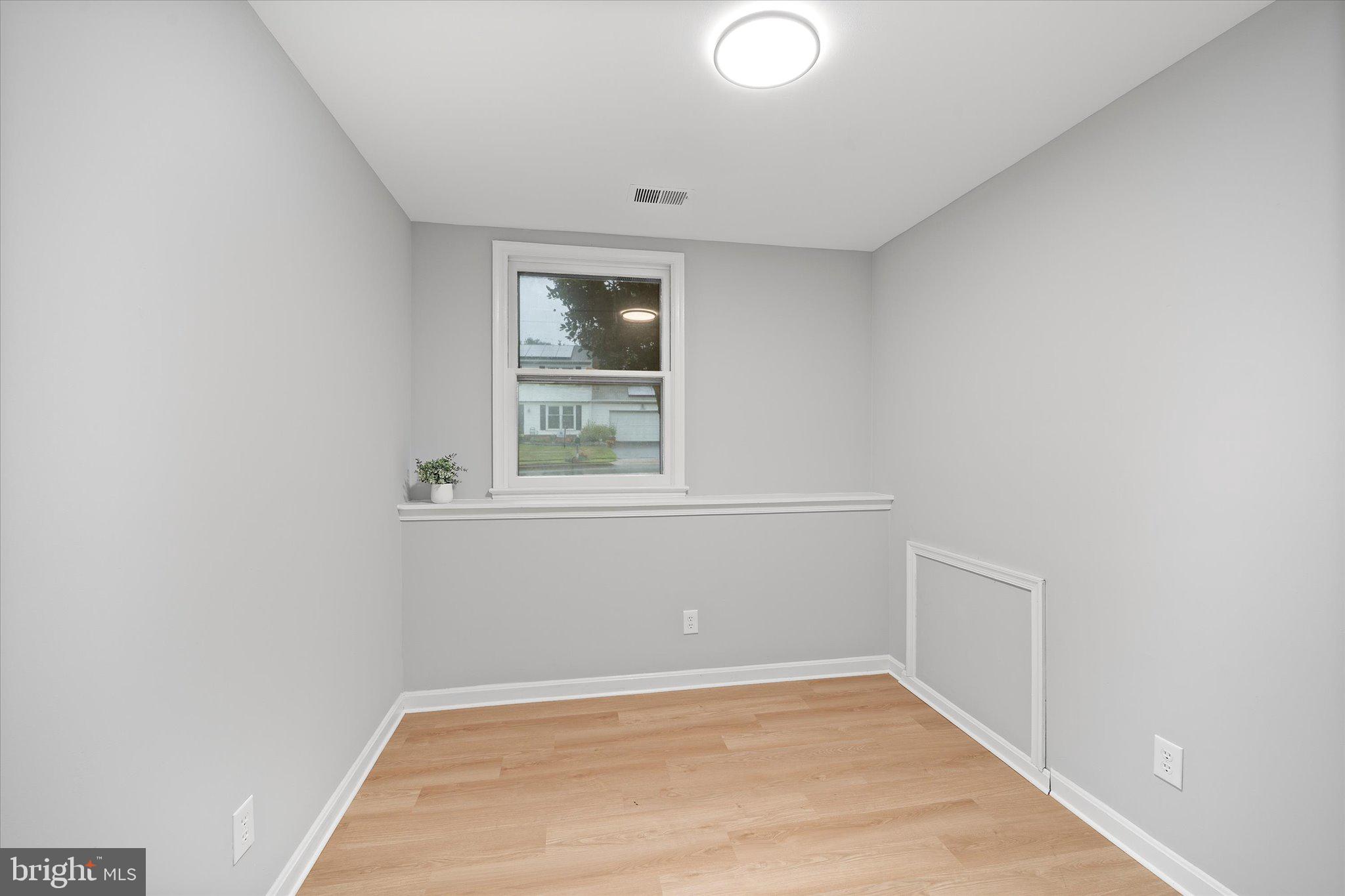 FOX MILL ESTATES - Residential