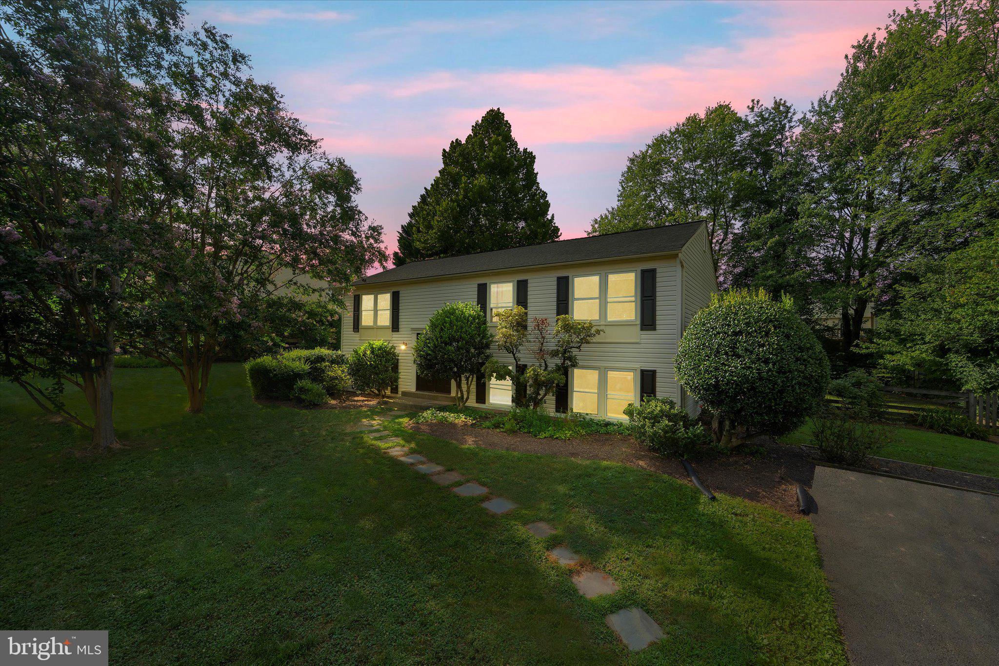 FOX MILL ESTATES - Residential