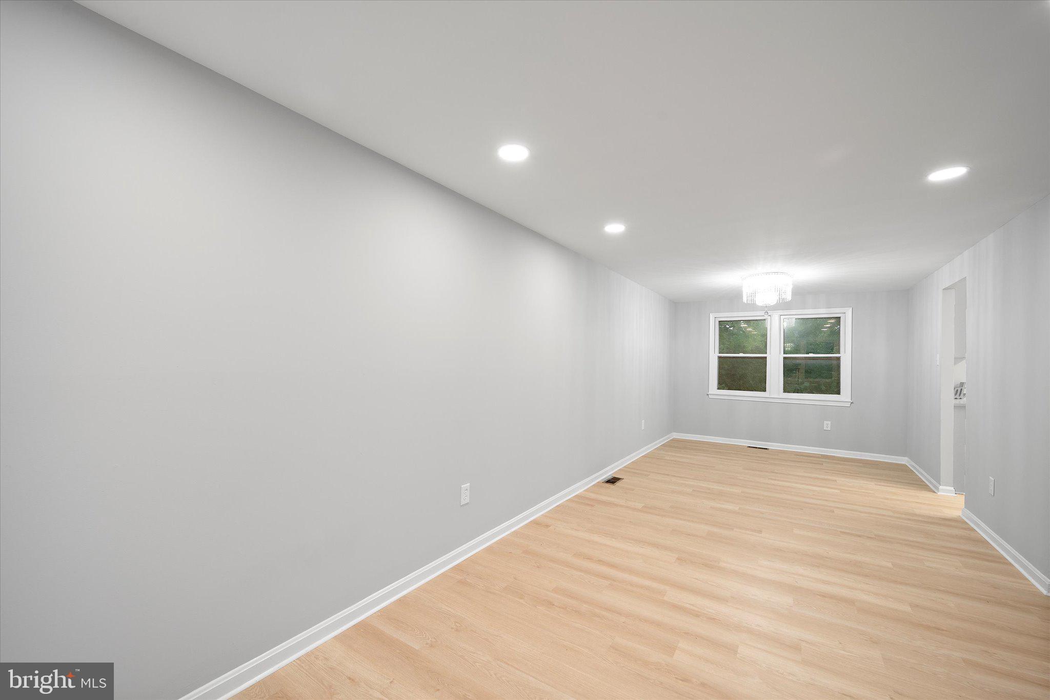 FOX MILL ESTATES - Residential