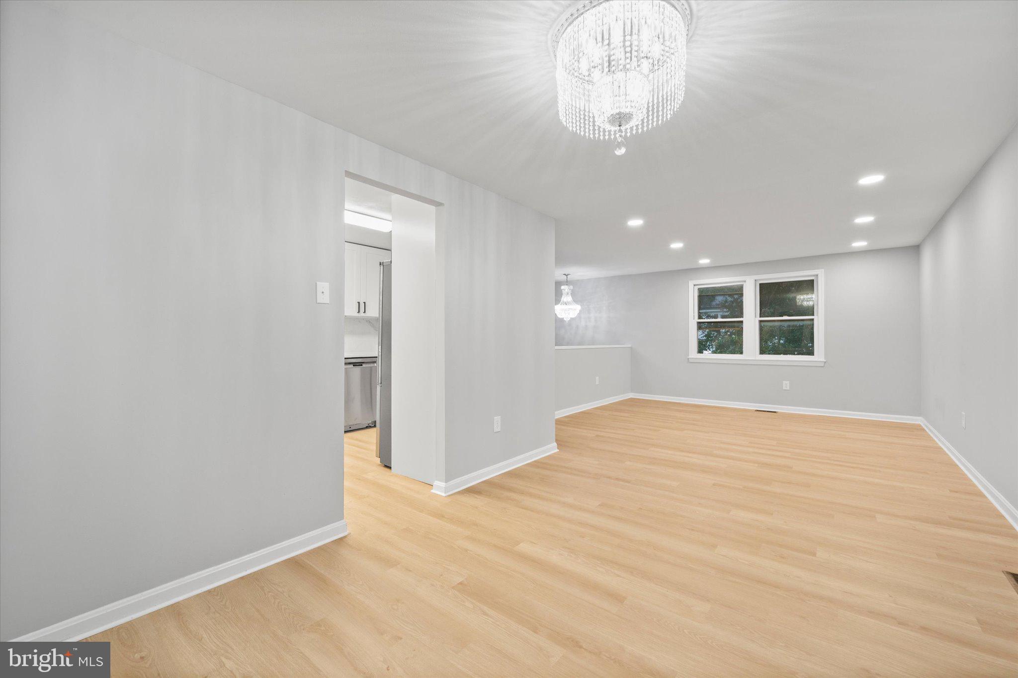 FOX MILL ESTATES - Residential