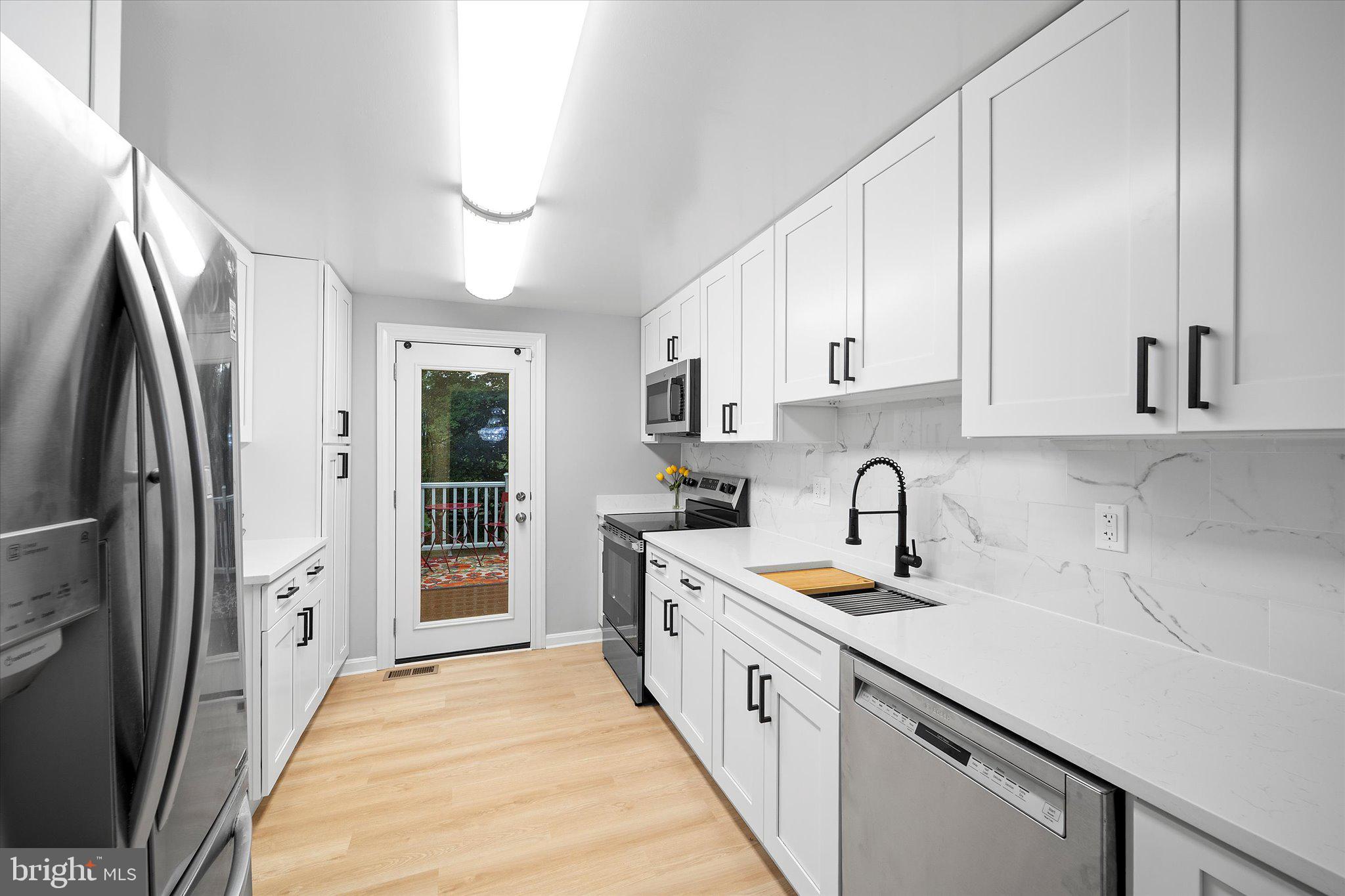 FOX MILL ESTATES - Residential