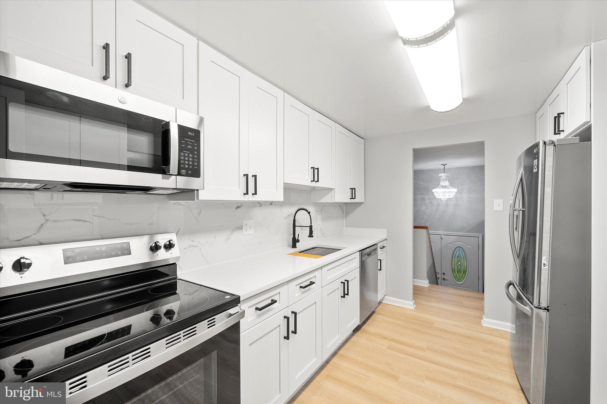 FOX MILL ESTATES - Residential