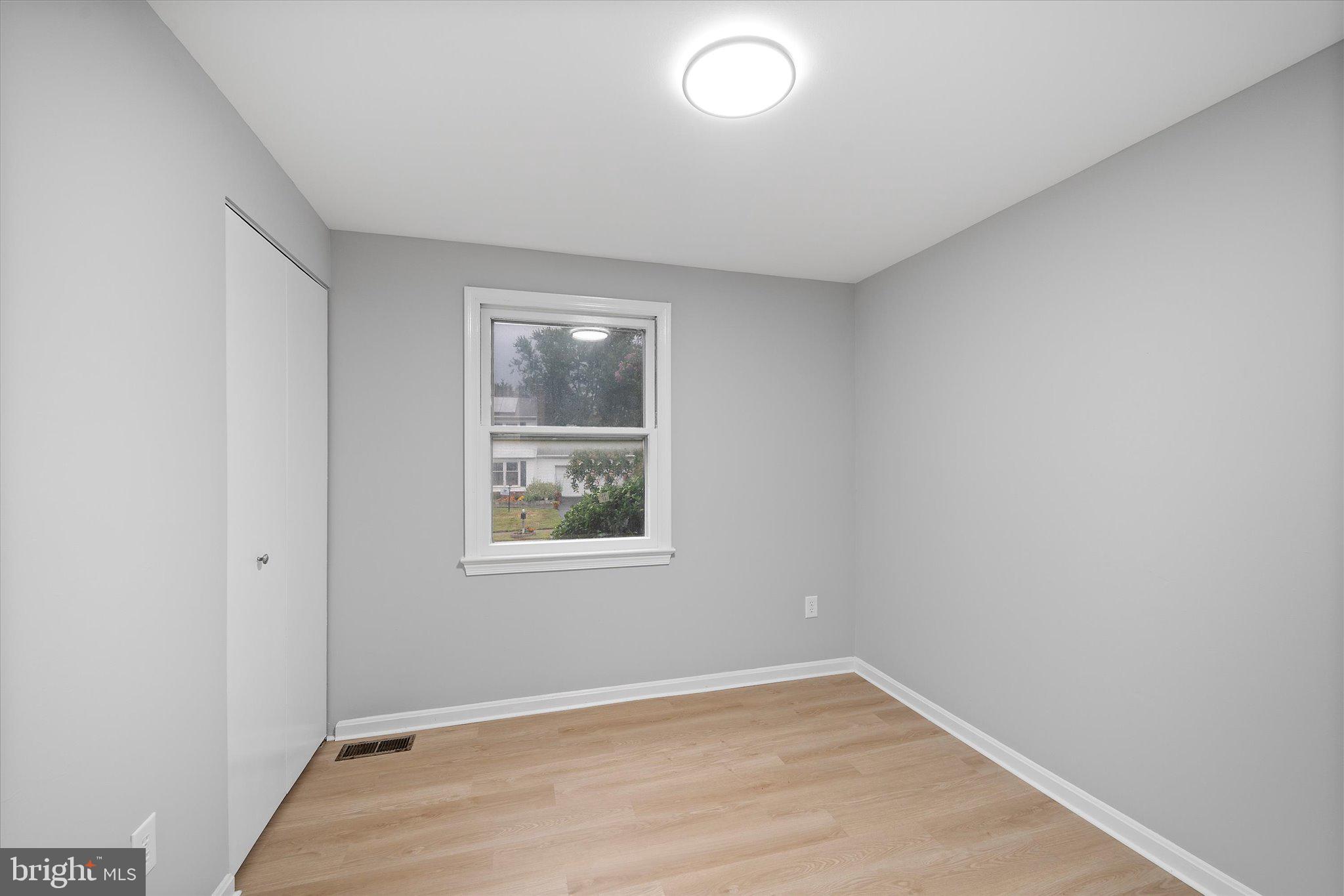 FOX MILL ESTATES - Residential