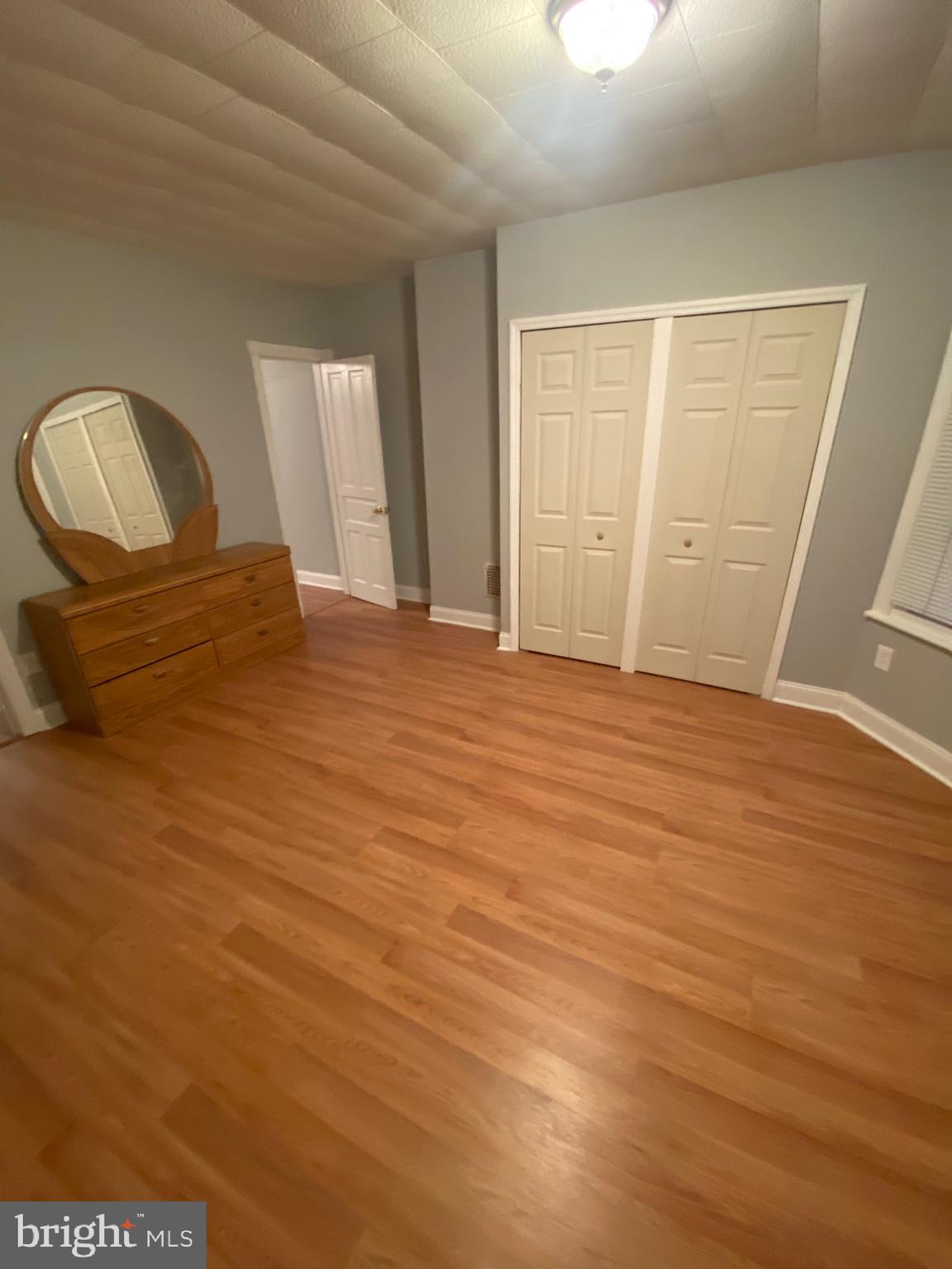 PORT RICHMOND - Residential Lease