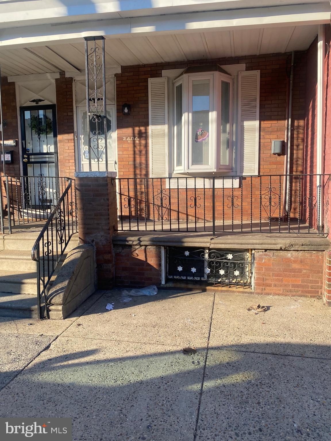 PORT RICHMOND - Residential Lease