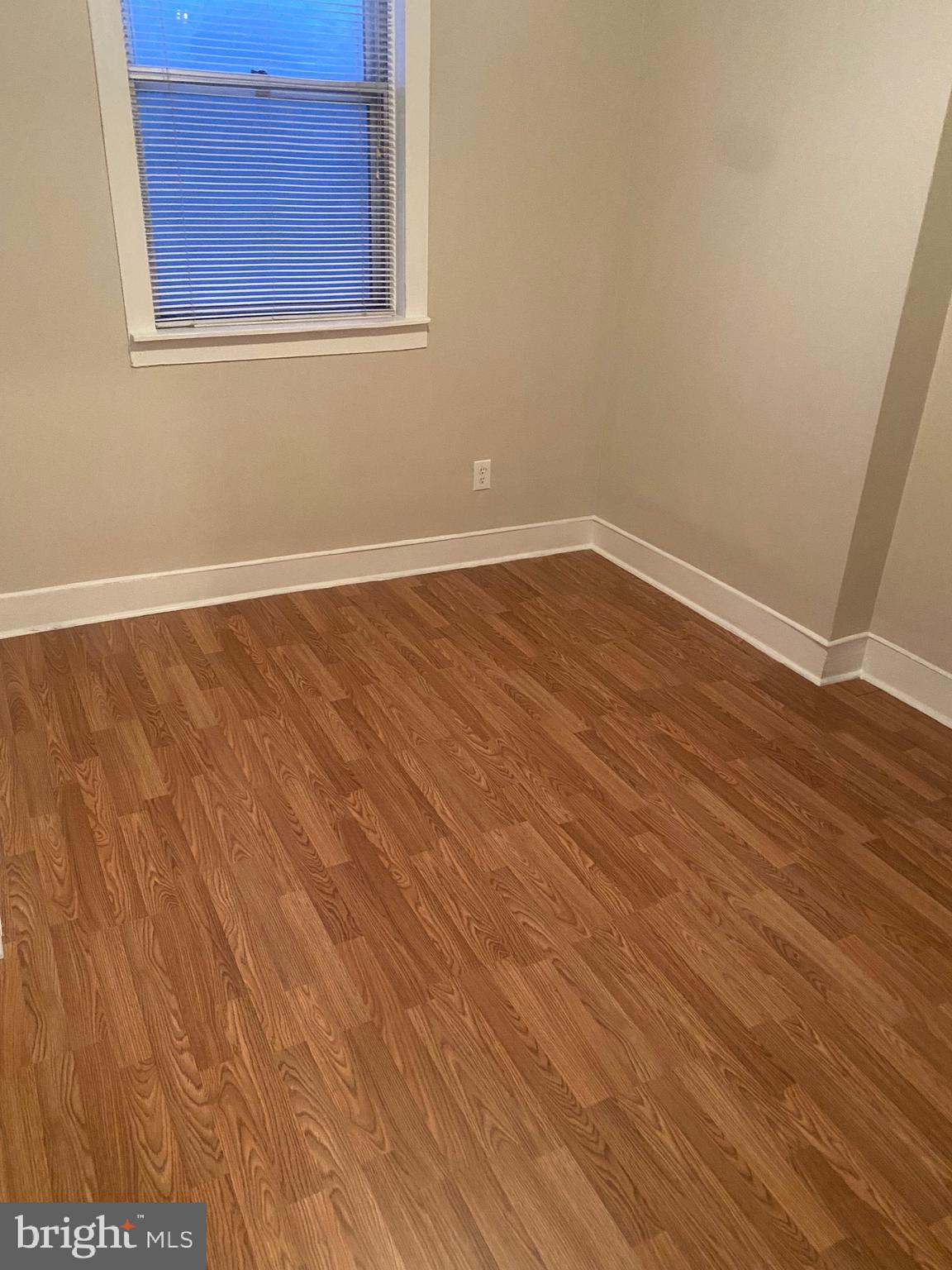 PORT RICHMOND - Residential Lease