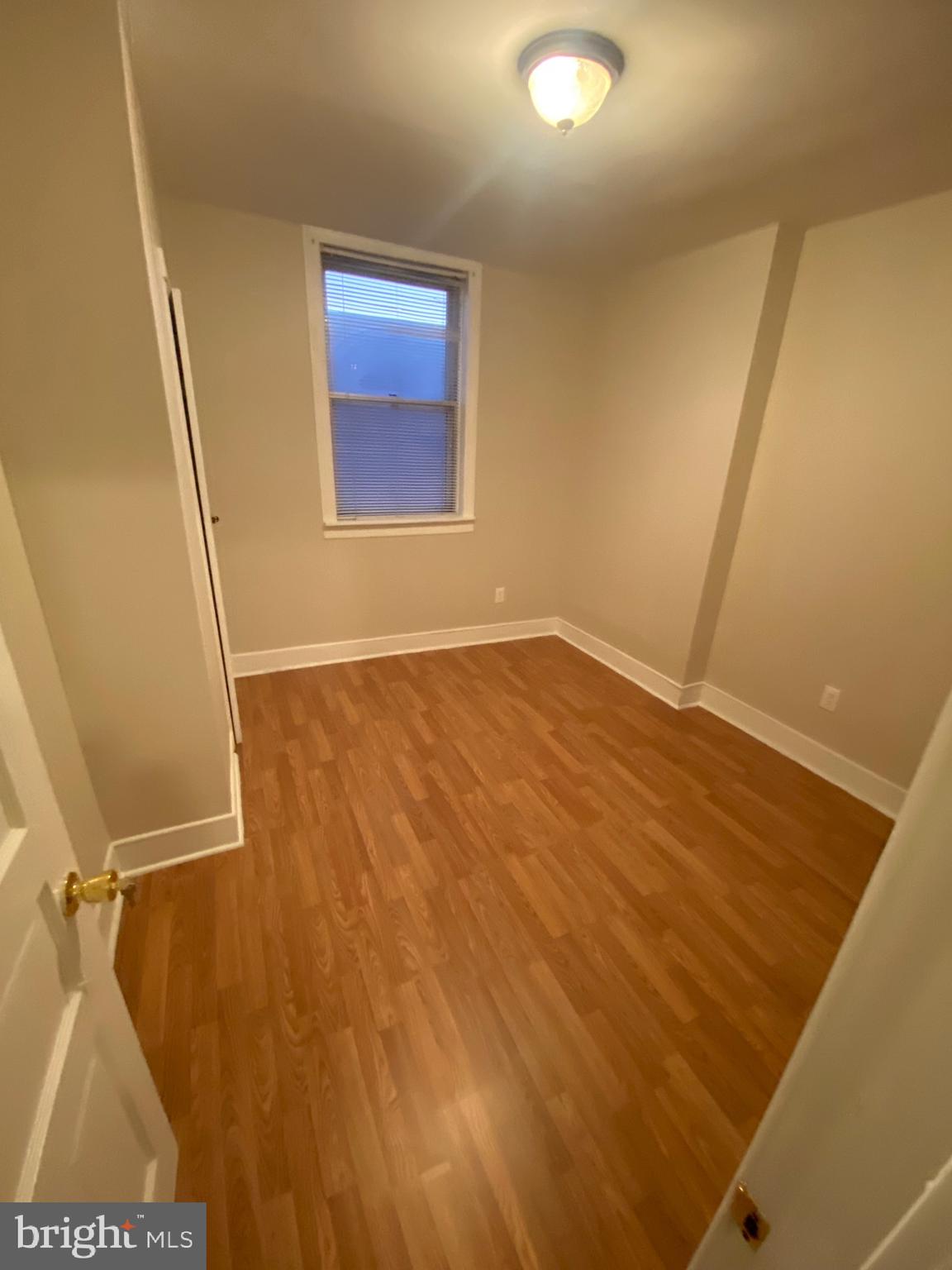 PORT RICHMOND - Residential Lease