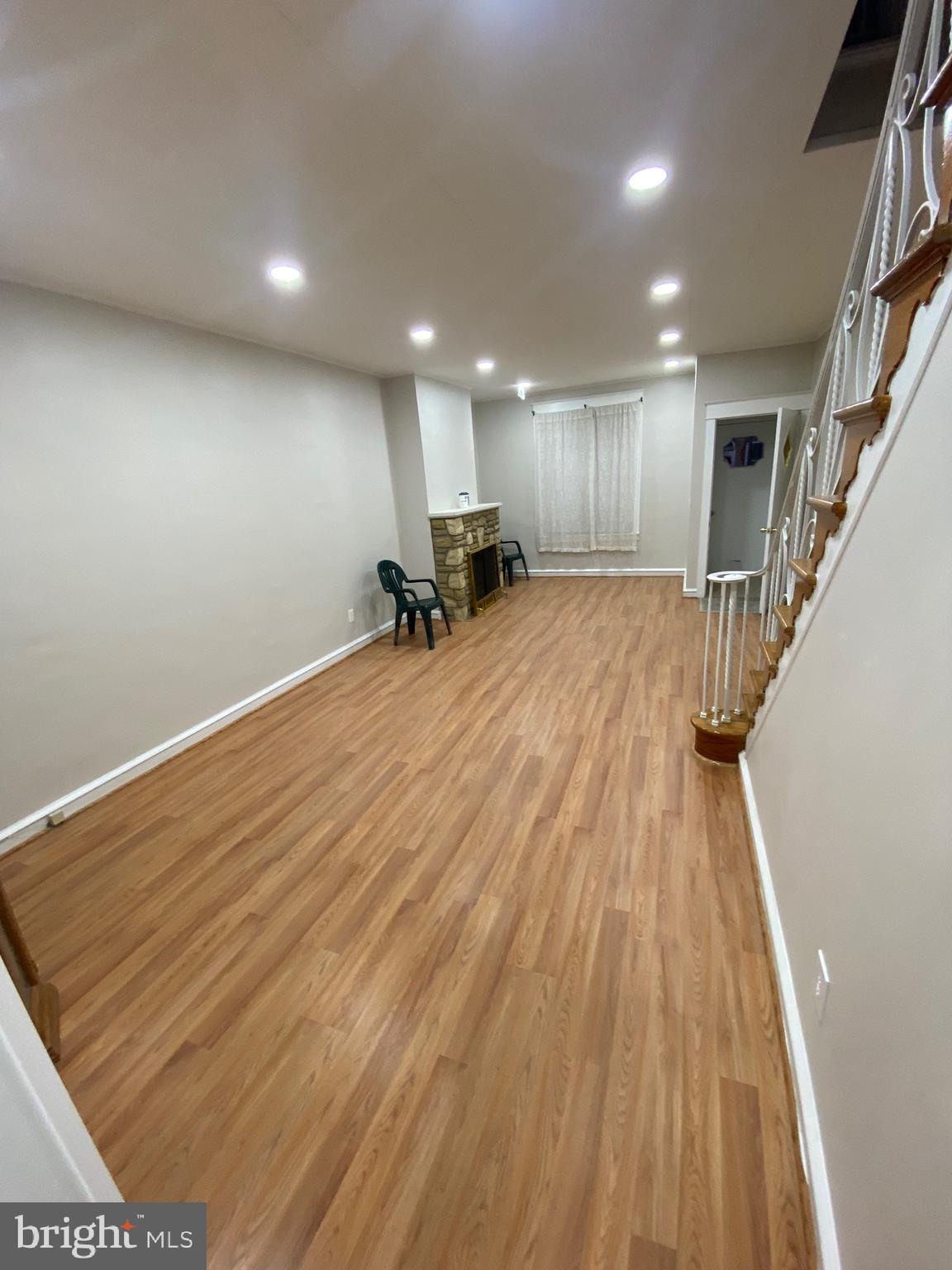 PORT RICHMOND - Residential Lease