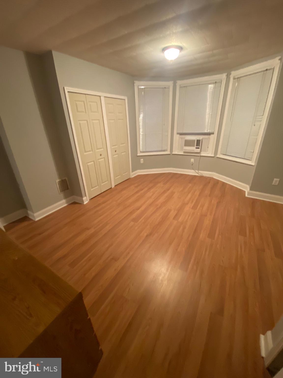 PORT RICHMOND - Residential Lease