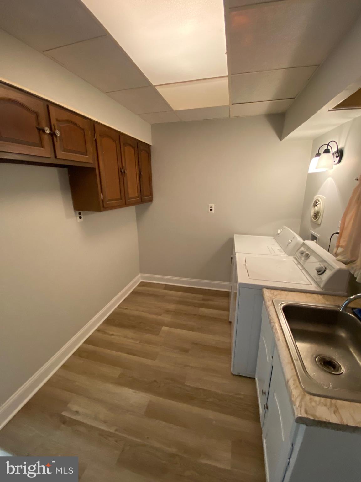 PORT RICHMOND - Residential Lease