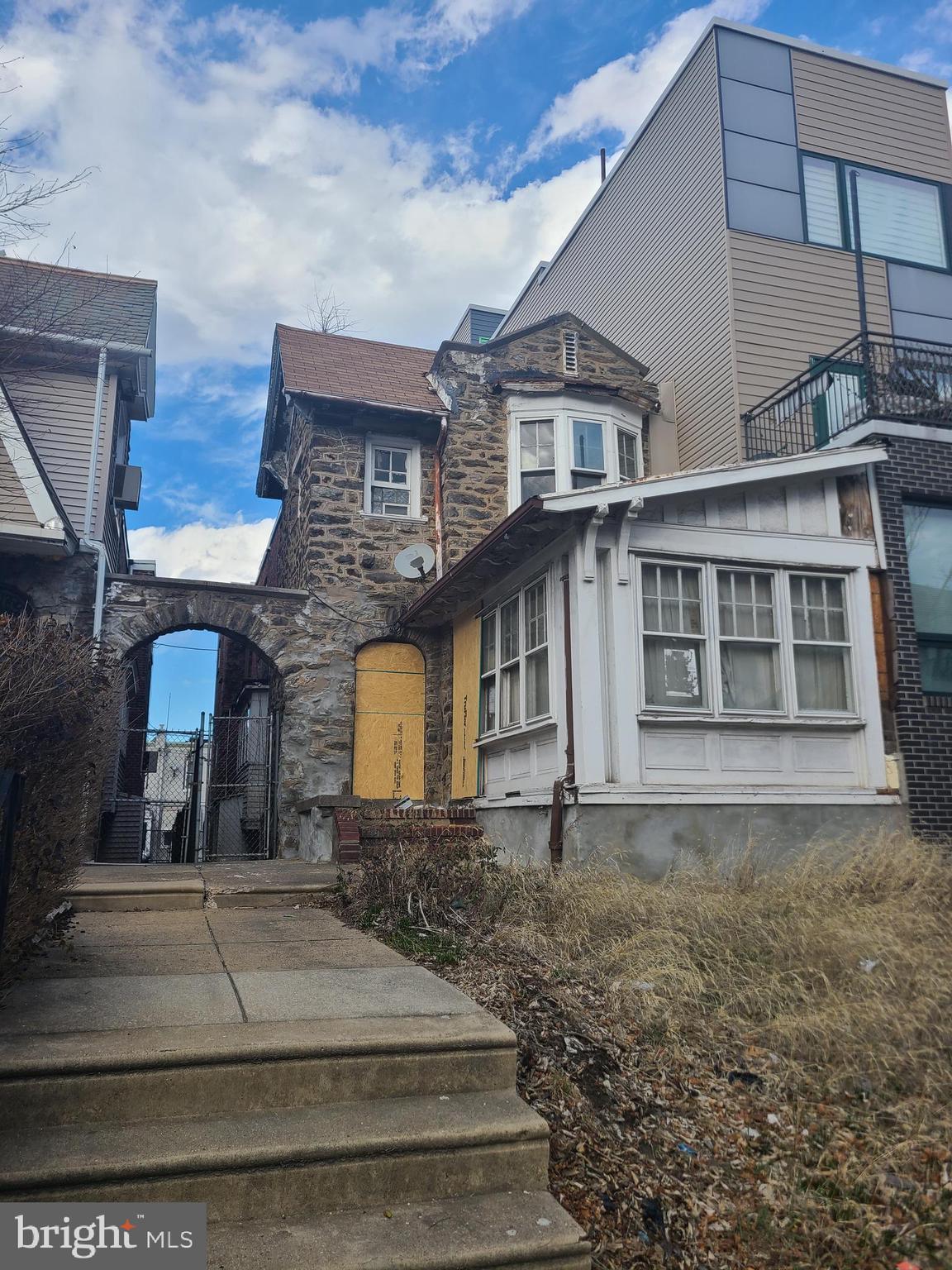 WALNUT HILL - Residential