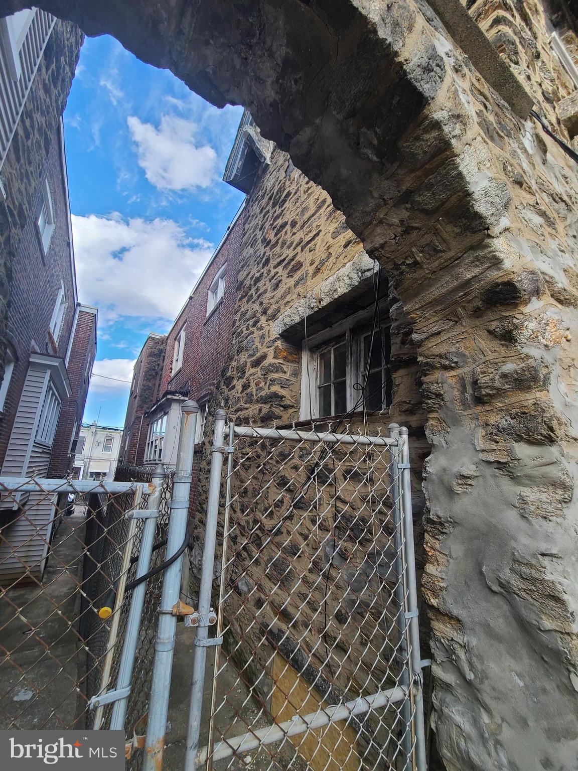 WALNUT HILL - Residential