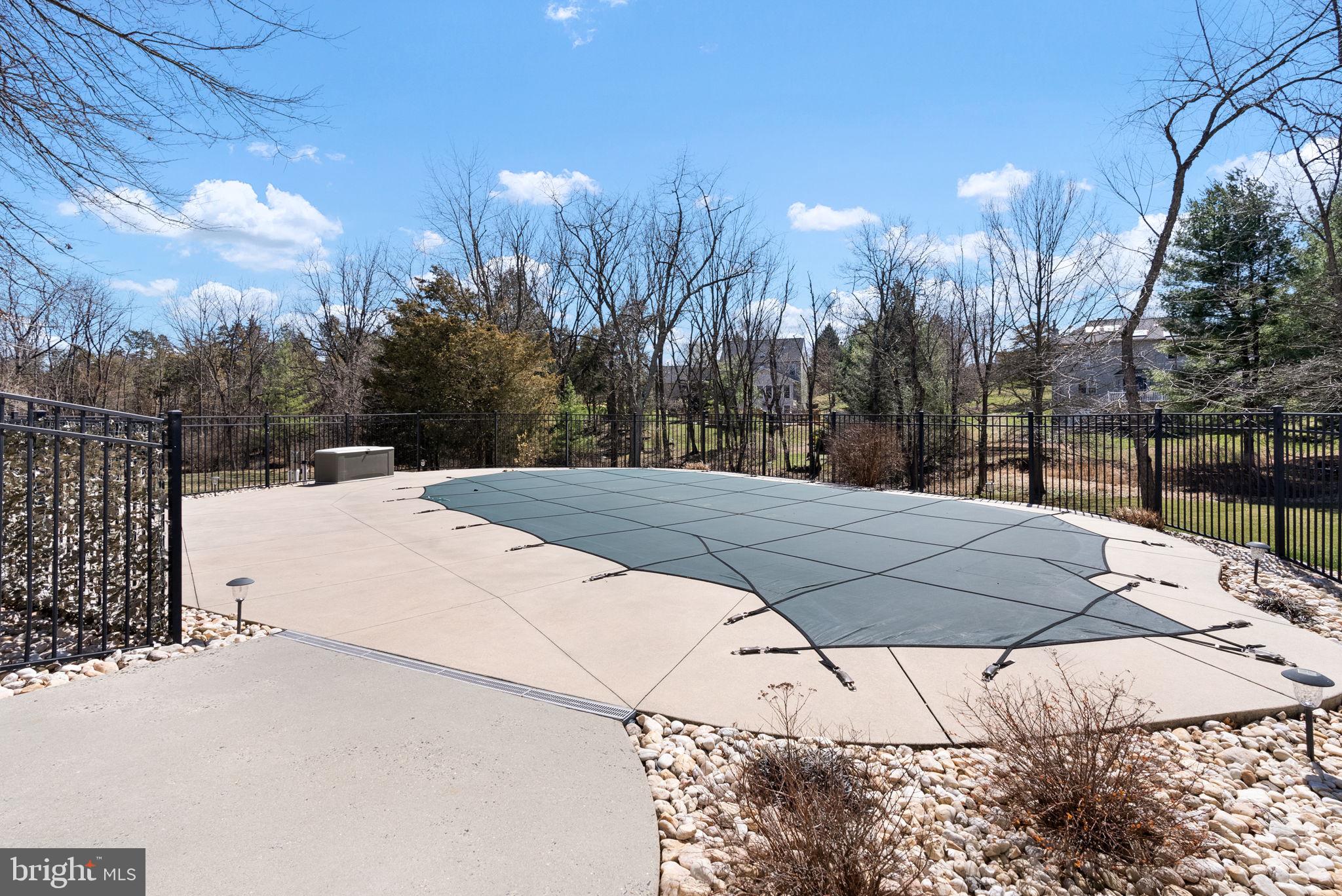 WINDING CREEK - Residential