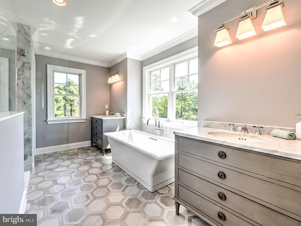 NORTH SHORES - Residential