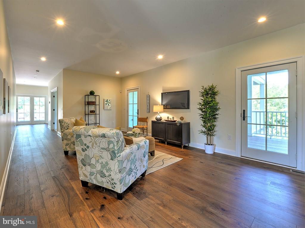 NORTH SHORES - Residential