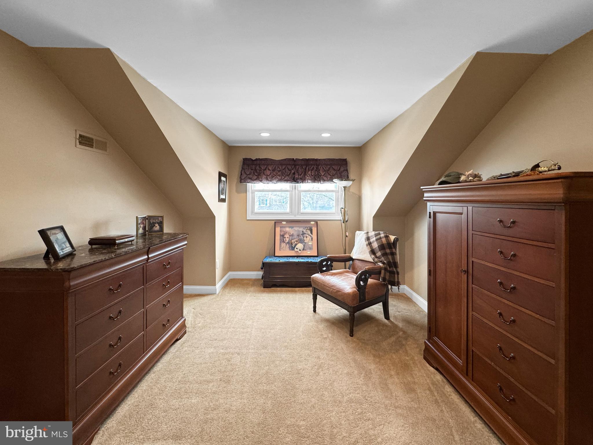 COLLEGEVILLE CROSS - Residential