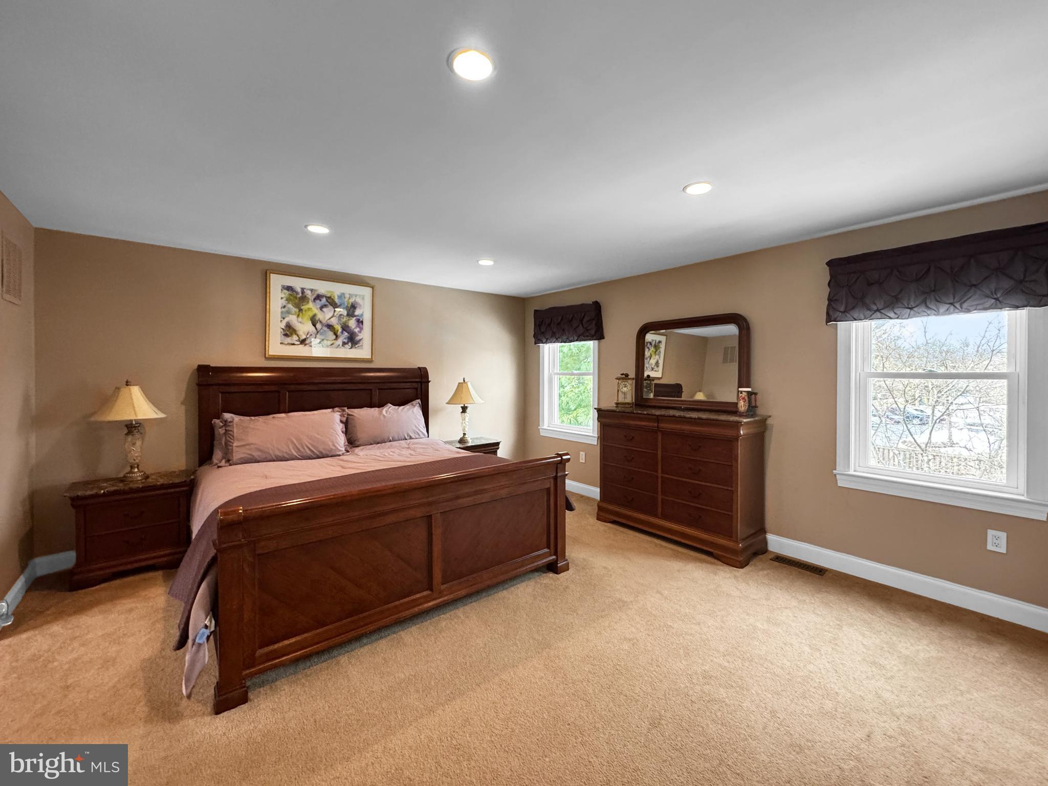 COLLEGEVILLE CROSS - Residential