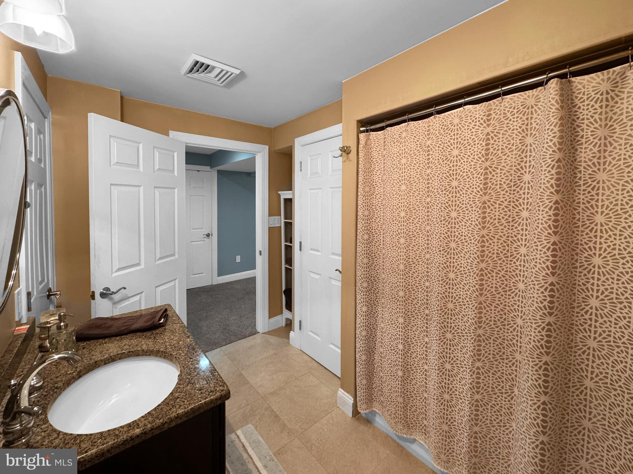 COLLEGEVILLE CROSS - Residential