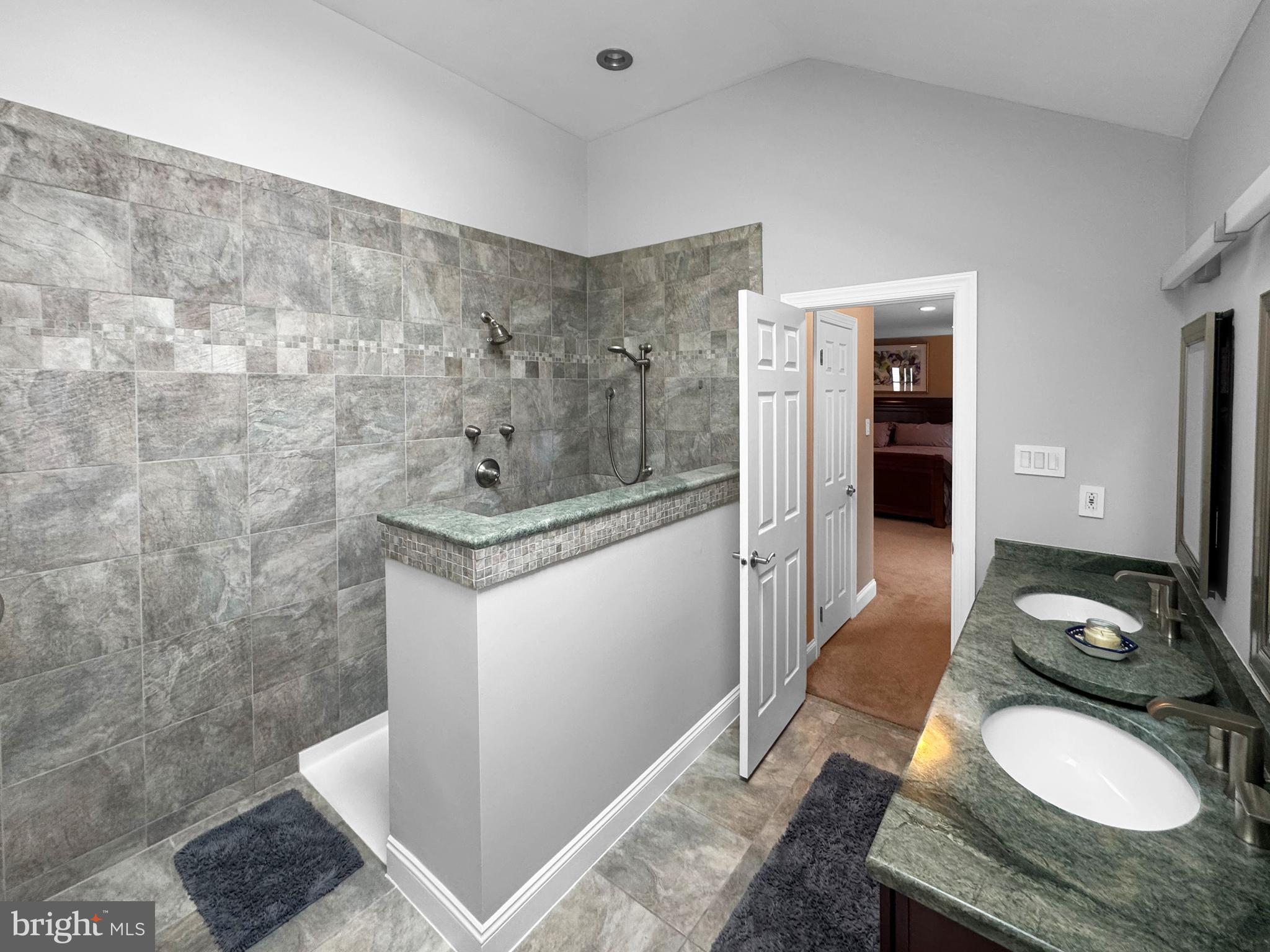 COLLEGEVILLE CROSS - Residential