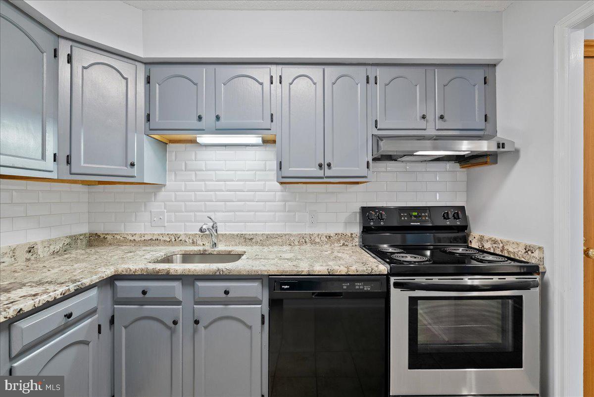 1301 N COURTHOUSE ROAD N 1516