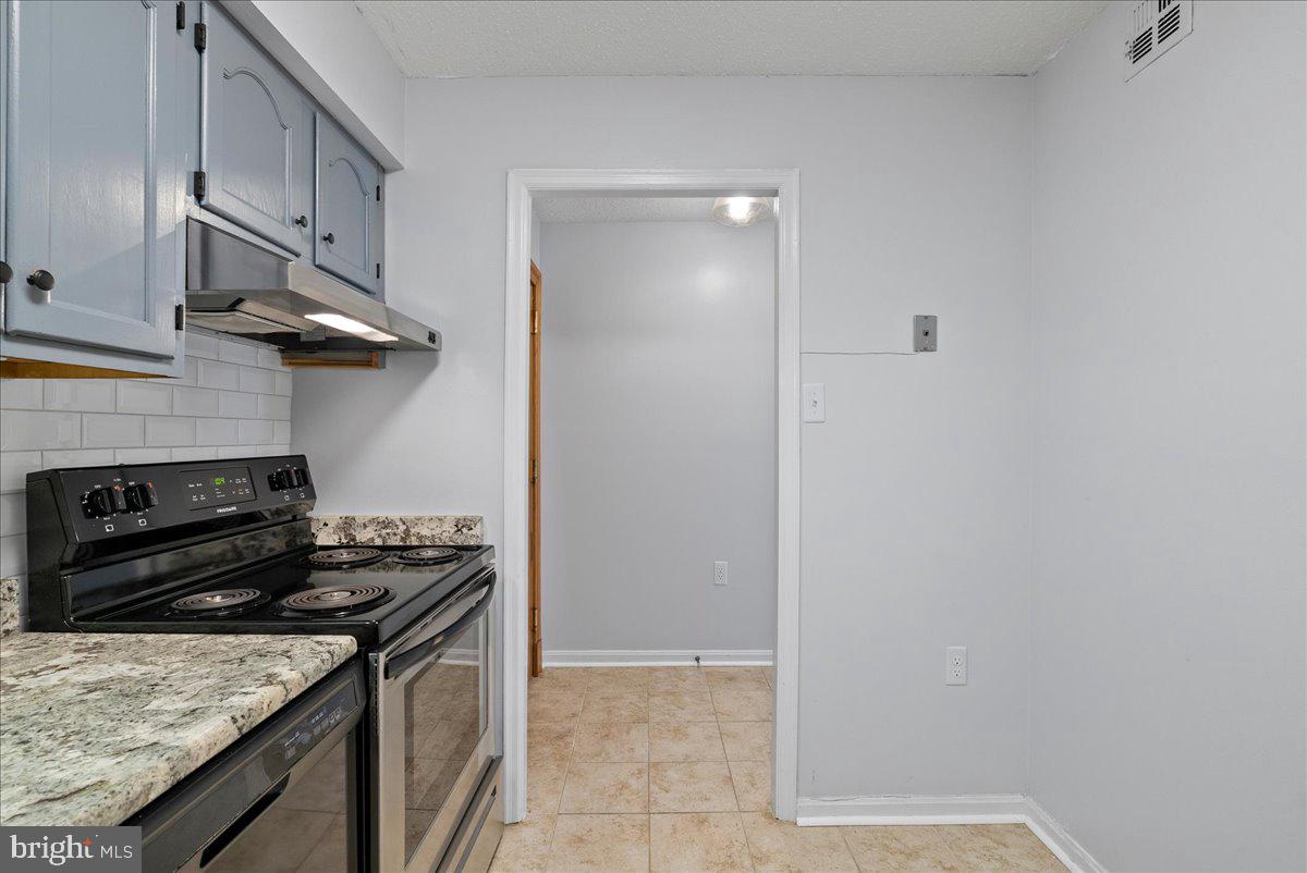 1301 N COURTHOUSE ROAD N 1516