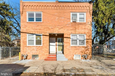 Townhouse For Sale - 1281 Jackson Street<br/> CAMDEN, NJ 08104