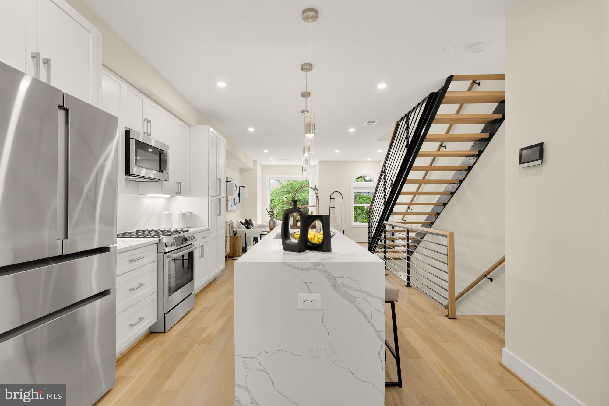 41 Q STREET NE 2