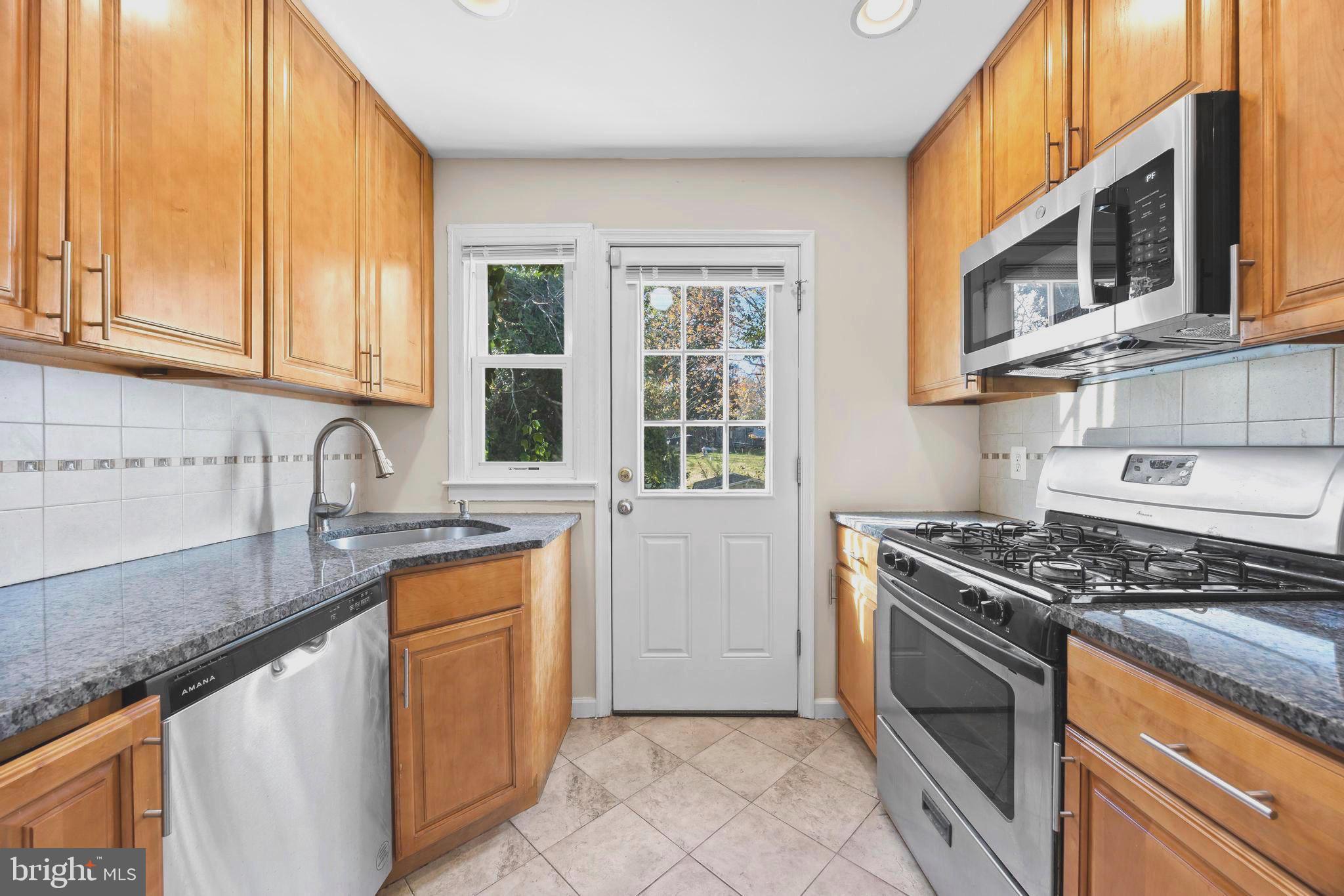 DEER PARK HEIGHTS - Residential Lease