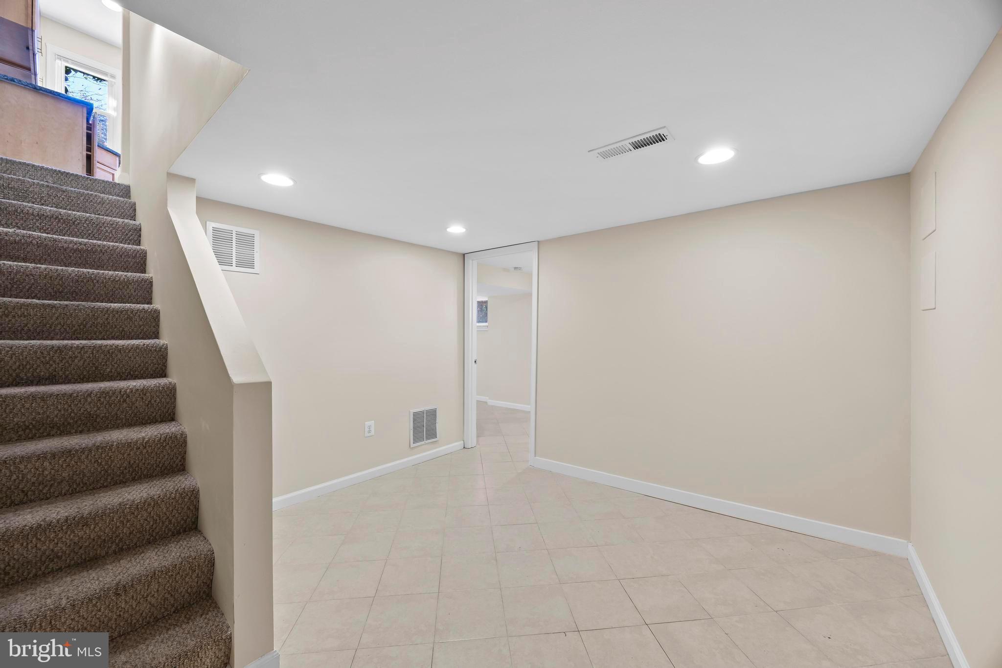 DEER PARK HEIGHTS - Residential Lease