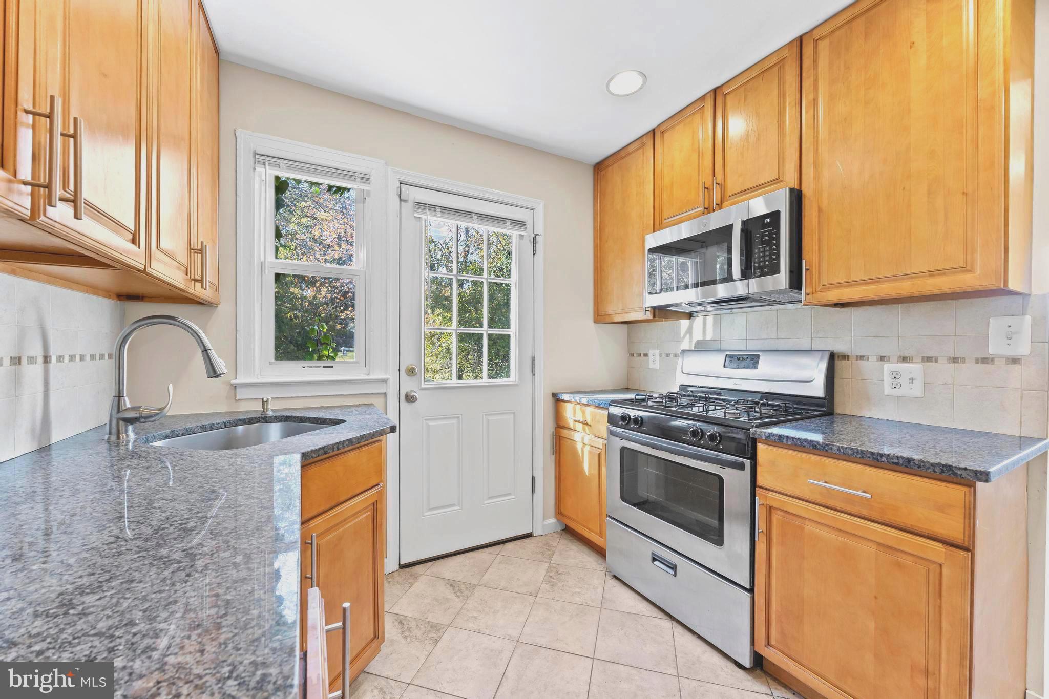 DEER PARK HEIGHTS - Residential Lease