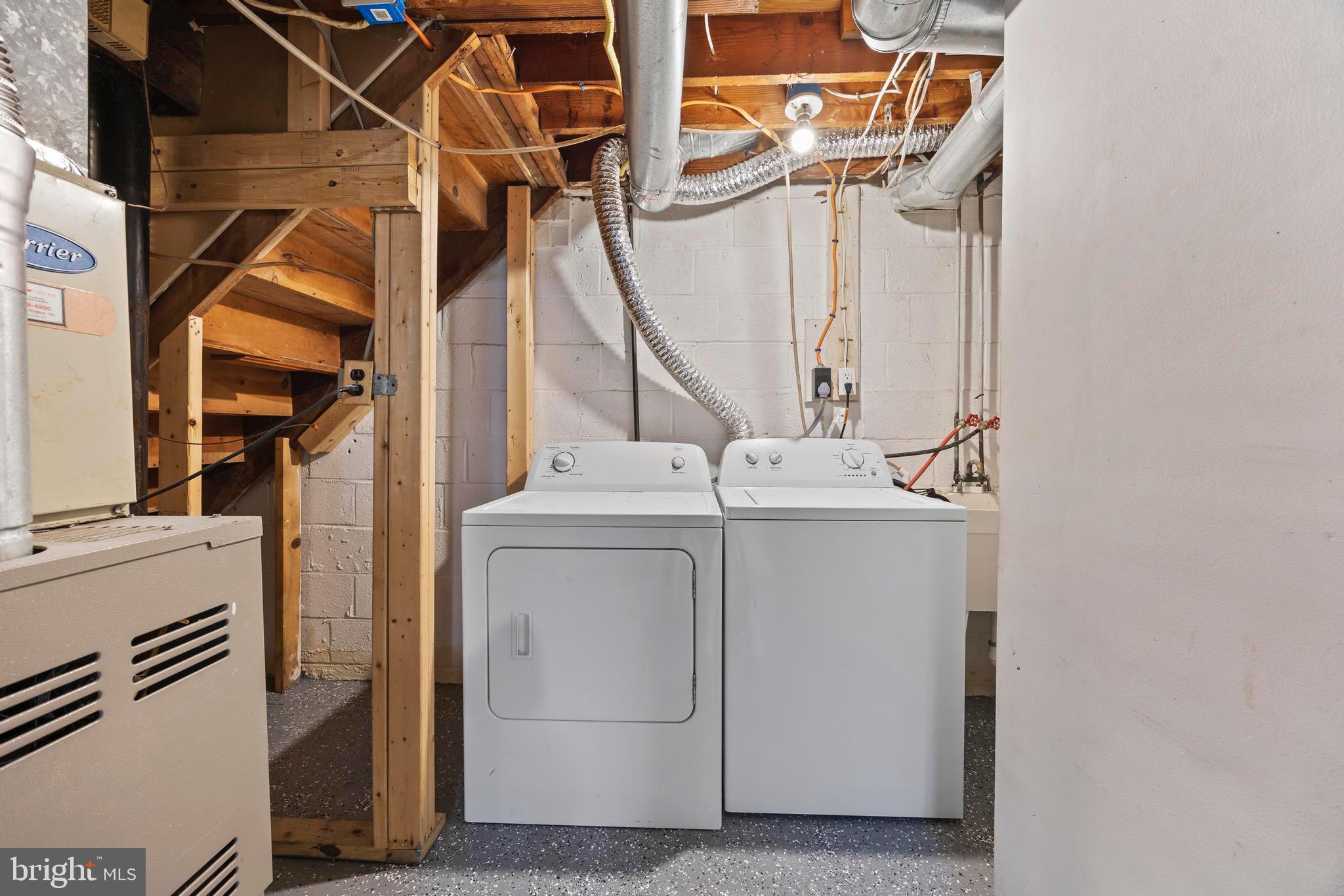 DEER PARK HEIGHTS - Residential Lease