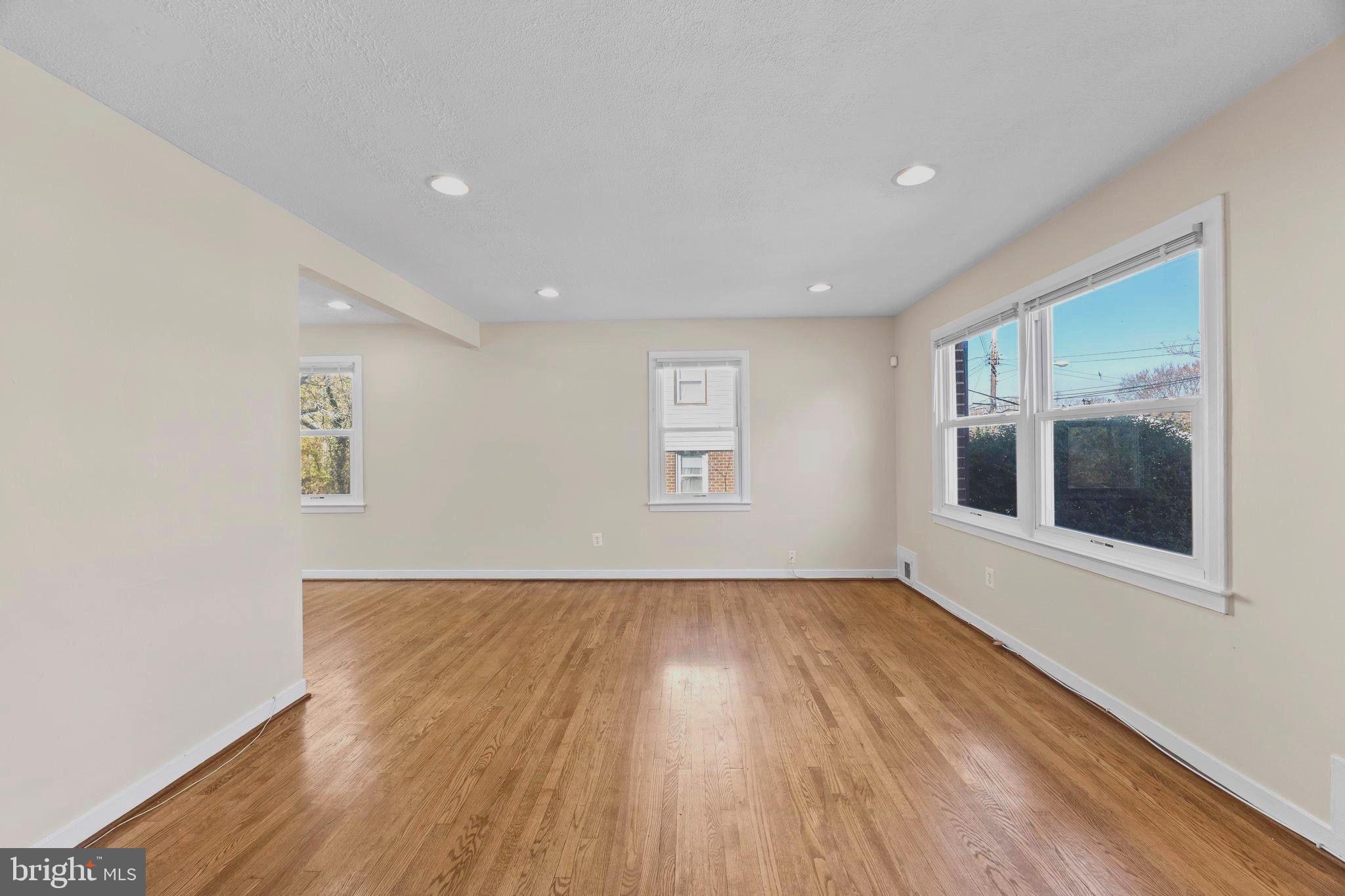 DEER PARK HEIGHTS - Residential Lease