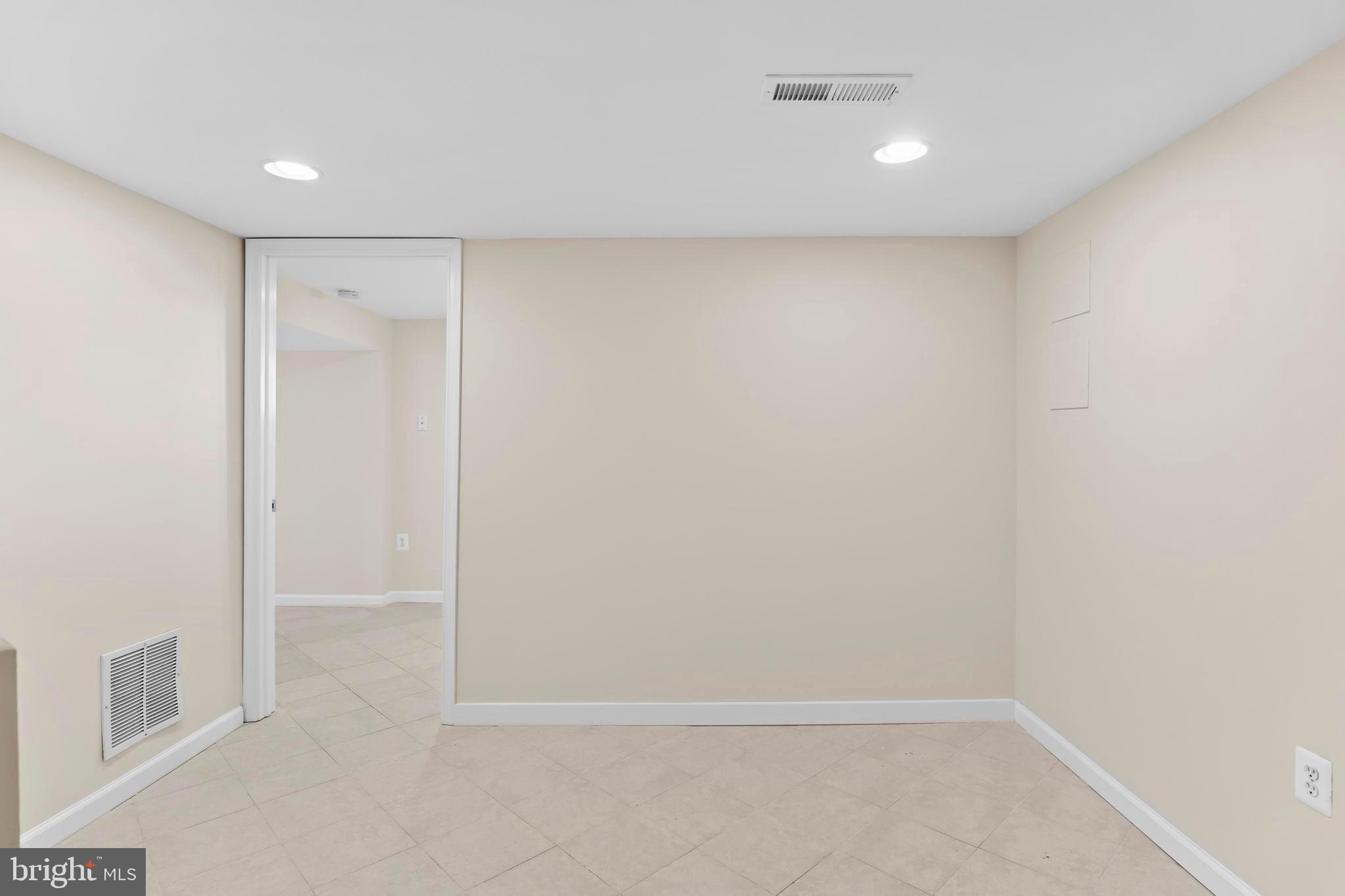 DEER PARK HEIGHTS - Residential Lease