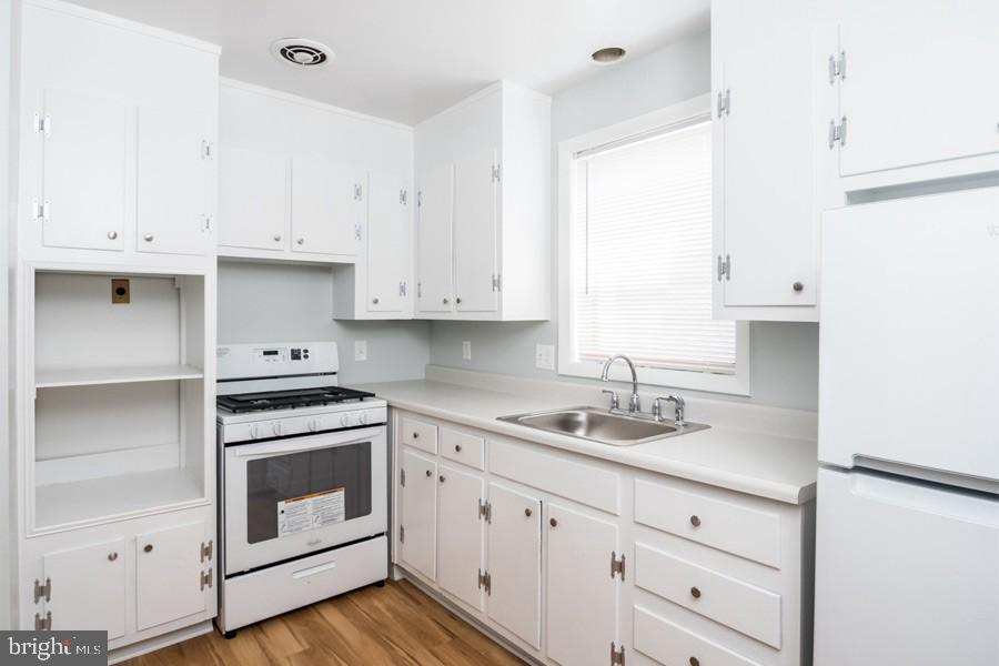 BALTIMORE HIGHLANDS - Residential Lease