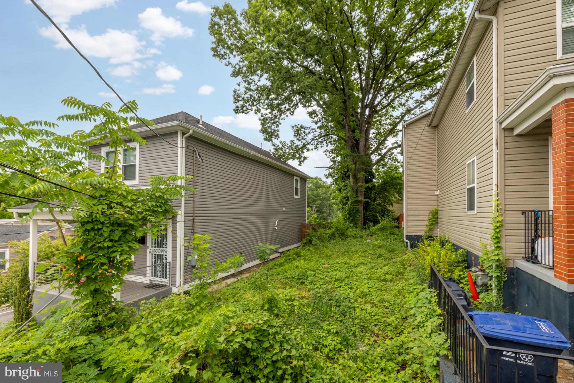 329 56TH STREET NE