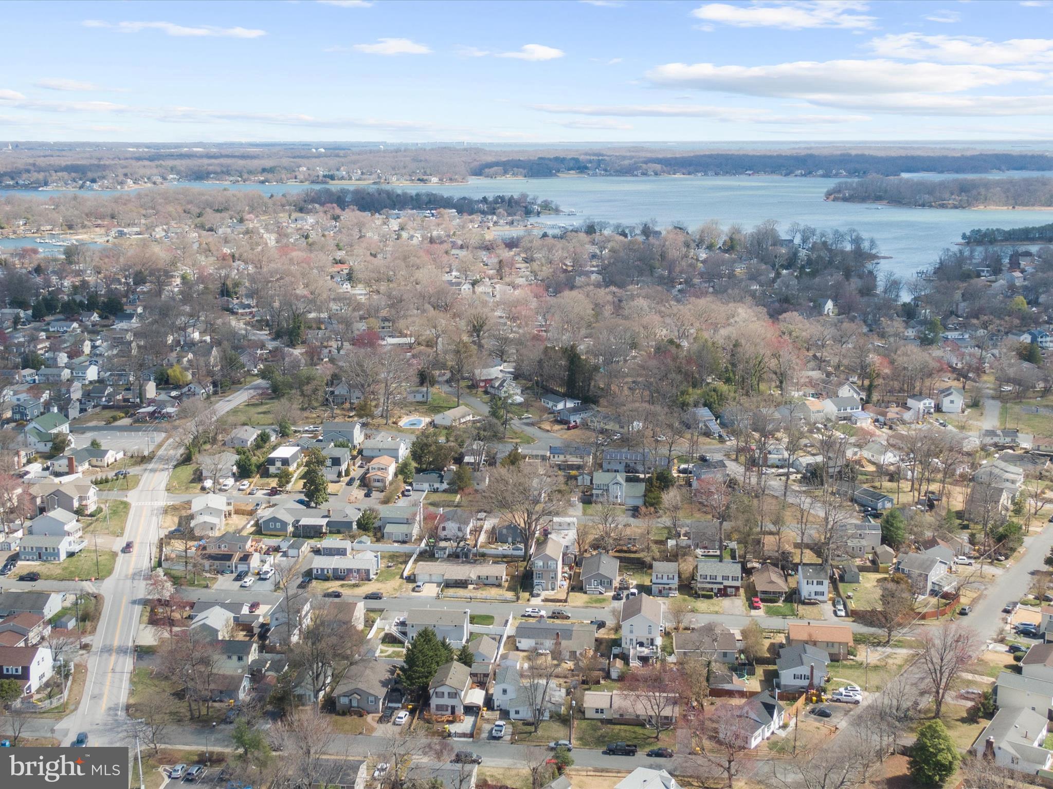 WOODLAND BEACH - Residential