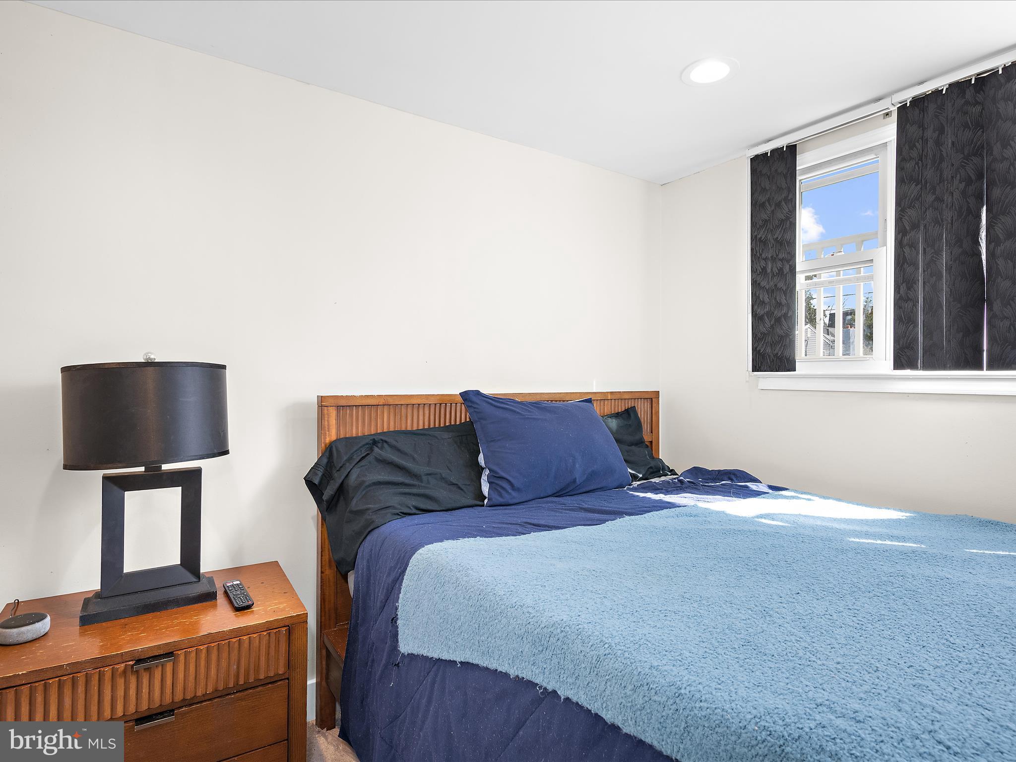 WOODLAND BEACH - Residential