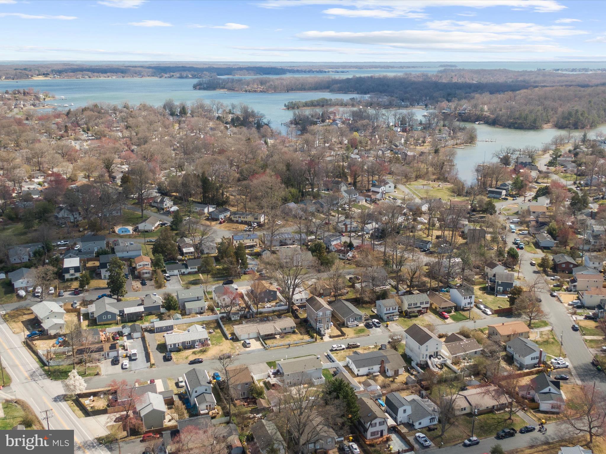 WOODLAND BEACH - Residential
