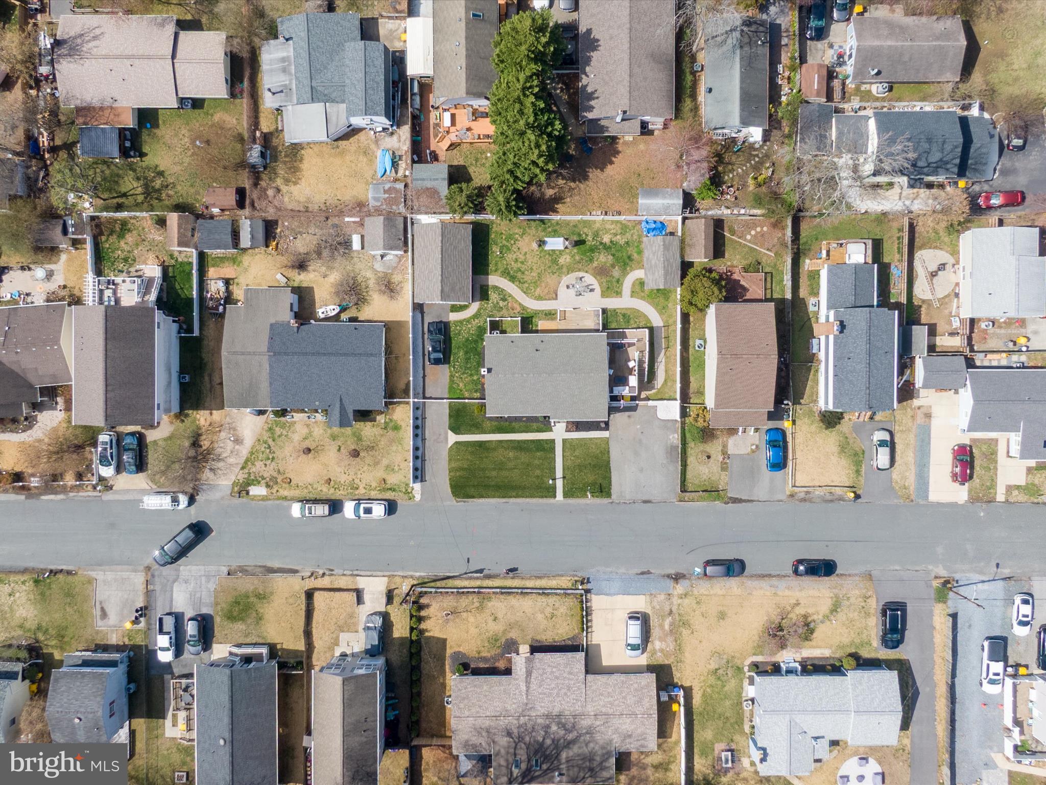 WOODLAND BEACH - Residential