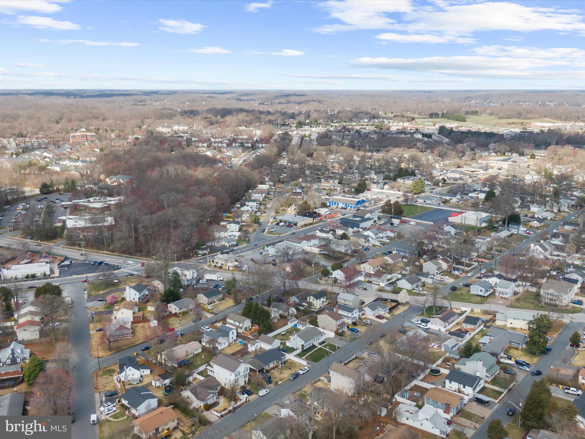 WOODLAND BEACH - Residential