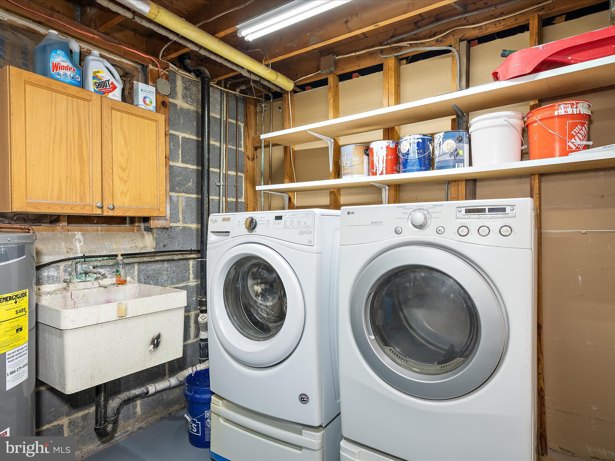 WOODLAND BEACH - Residential